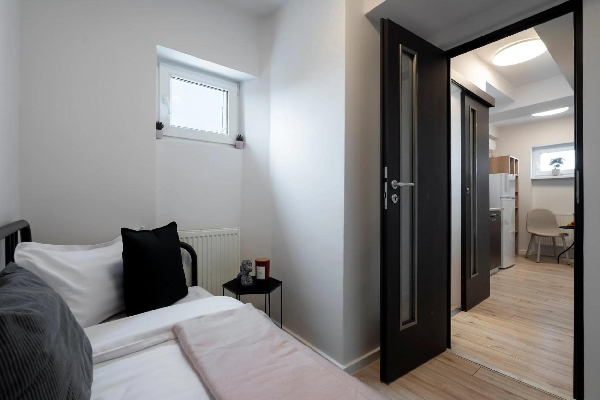 Little City Base Near Old Town & Calea Victoriei