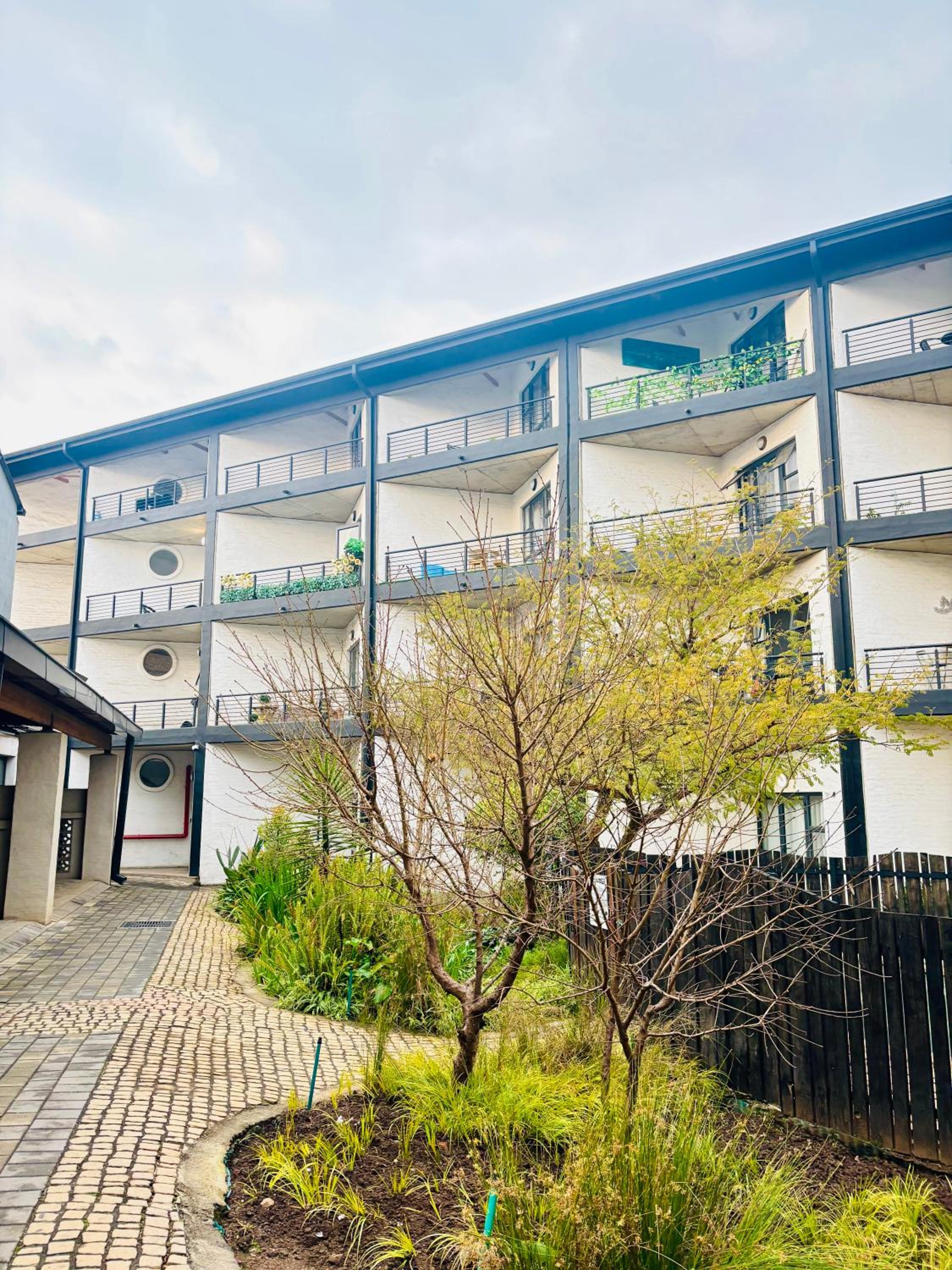 Cosy escape Balcony High speed WiFi Amenities