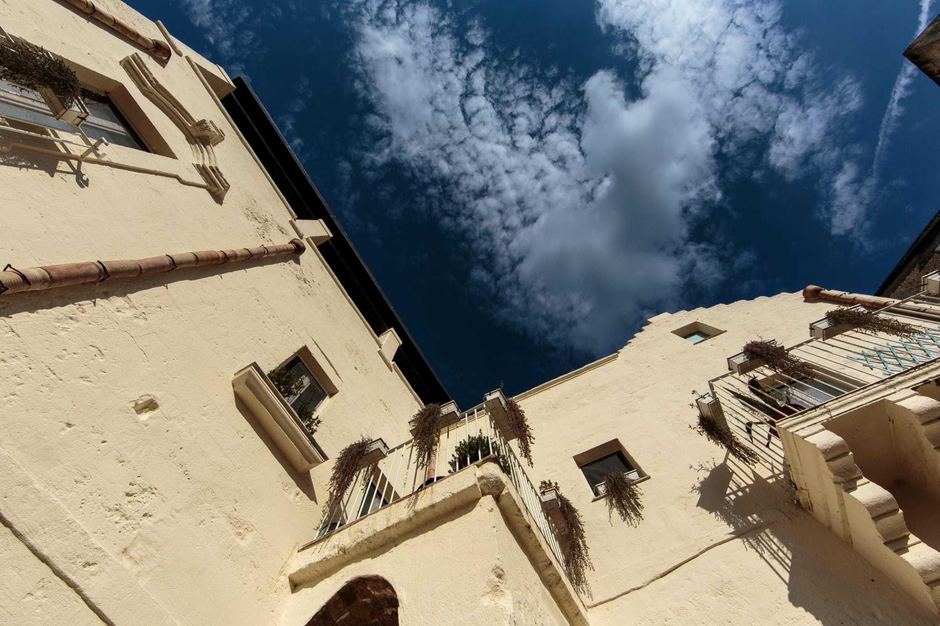 Hotel Alla dimora di Chiara Suite and Rooms - Image 1