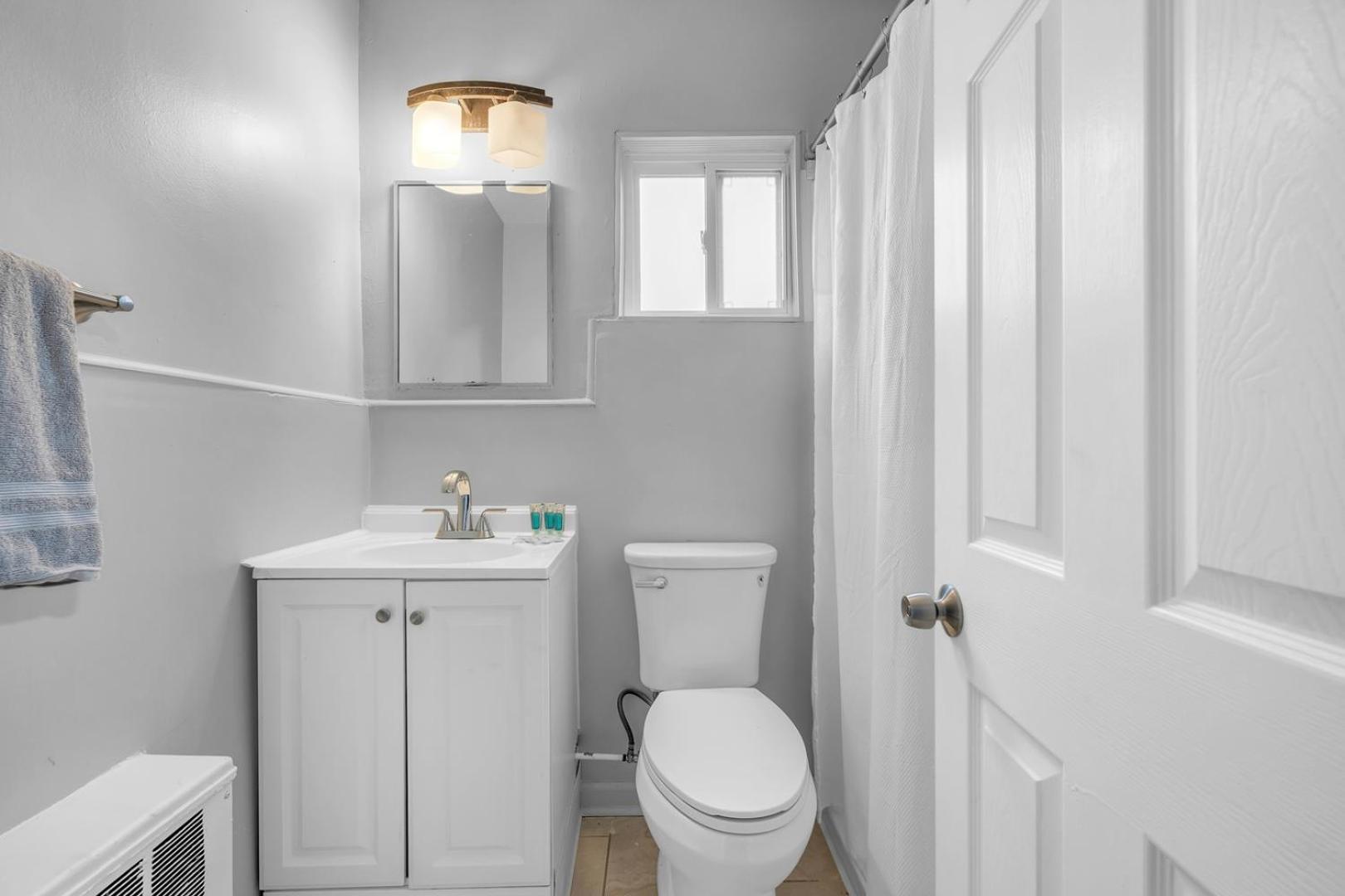 Private Getaway for 2 • Near Dining Entertainment
