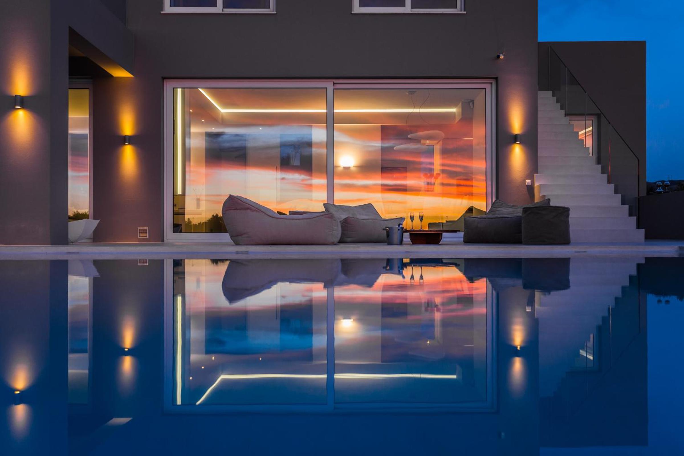 White Grace - A Seductive World of Luxury view 3