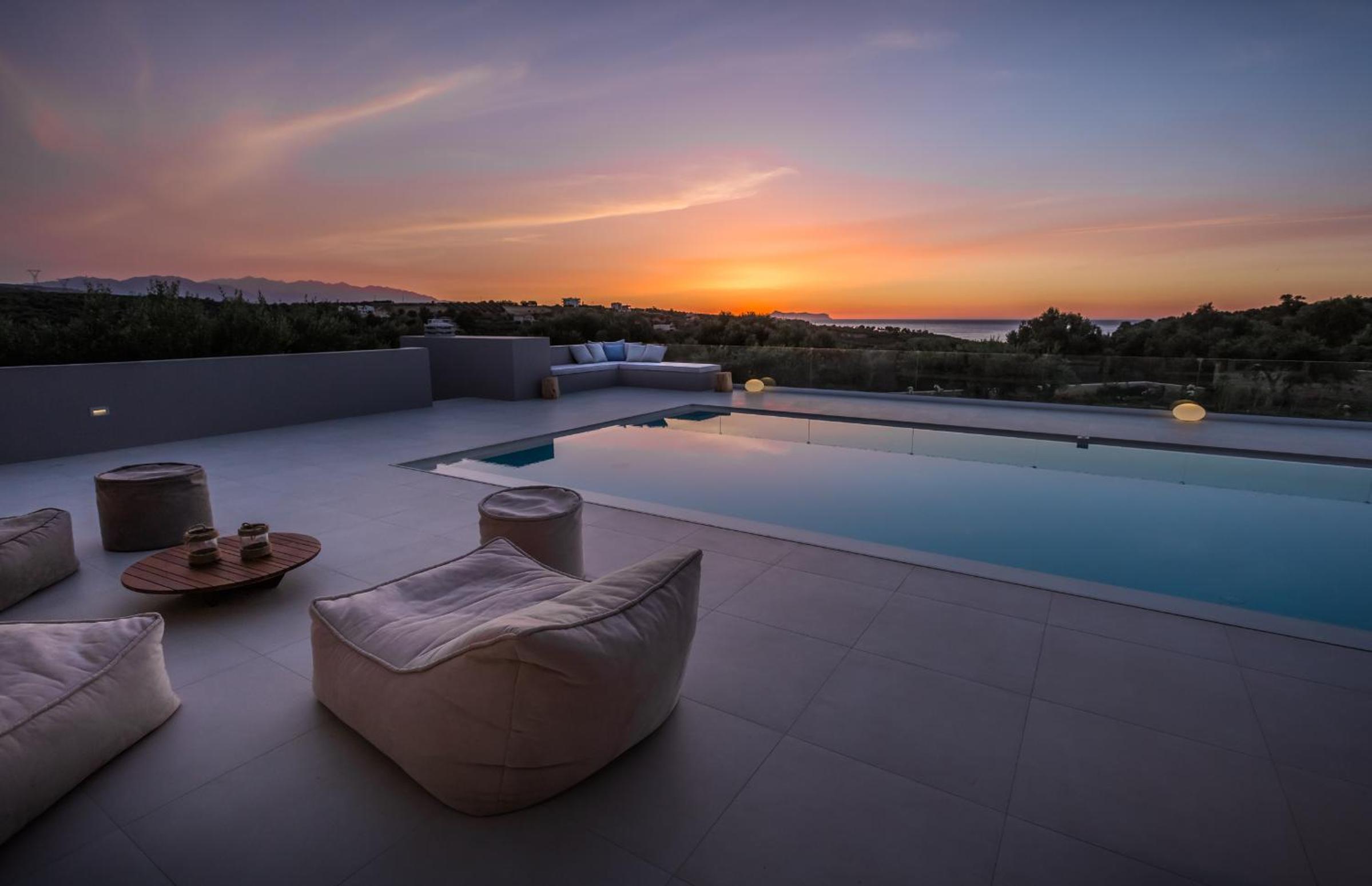 White Grace - A Seductive World of Luxury view 4