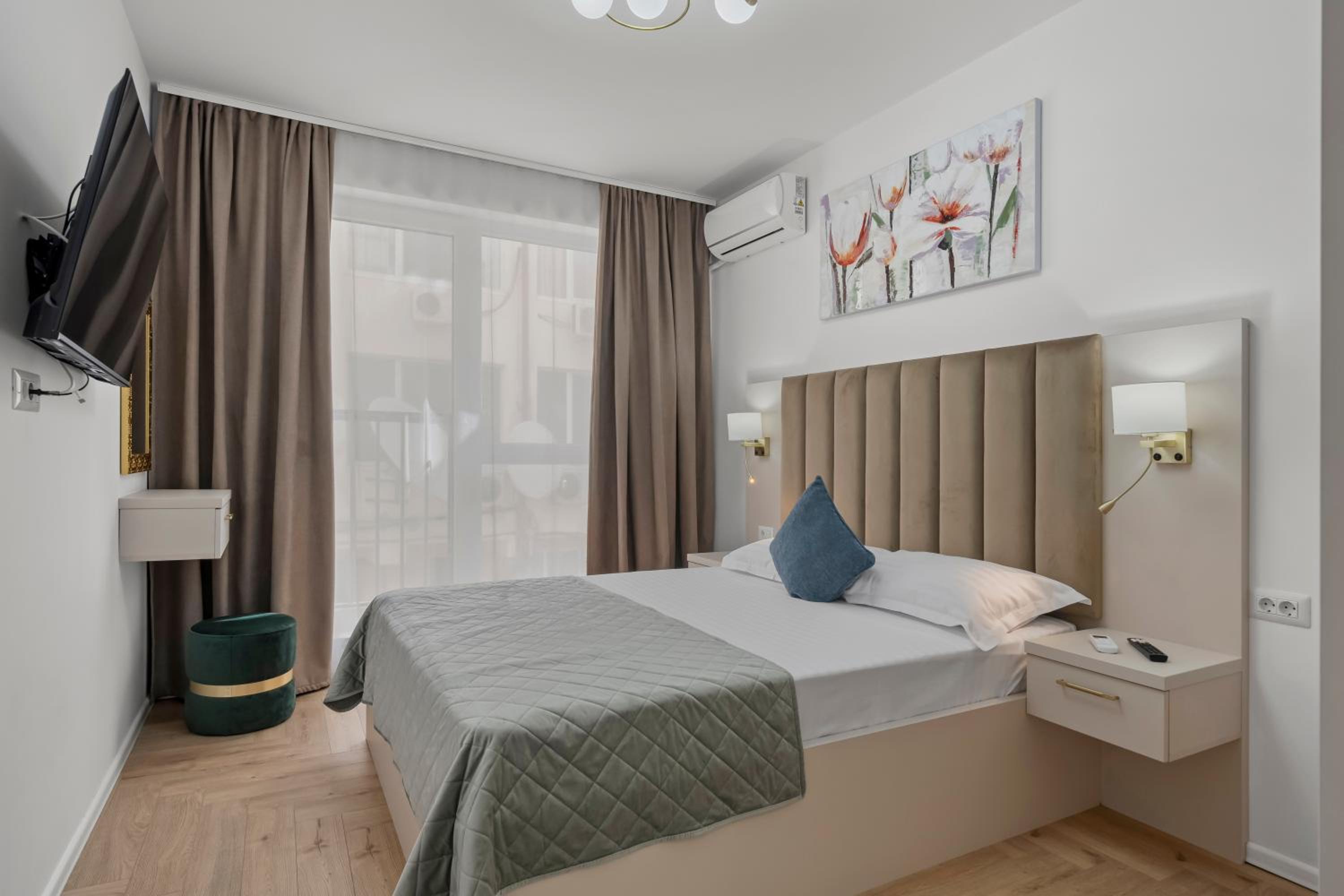 Boutique Hotel - Central Luxury Apartments