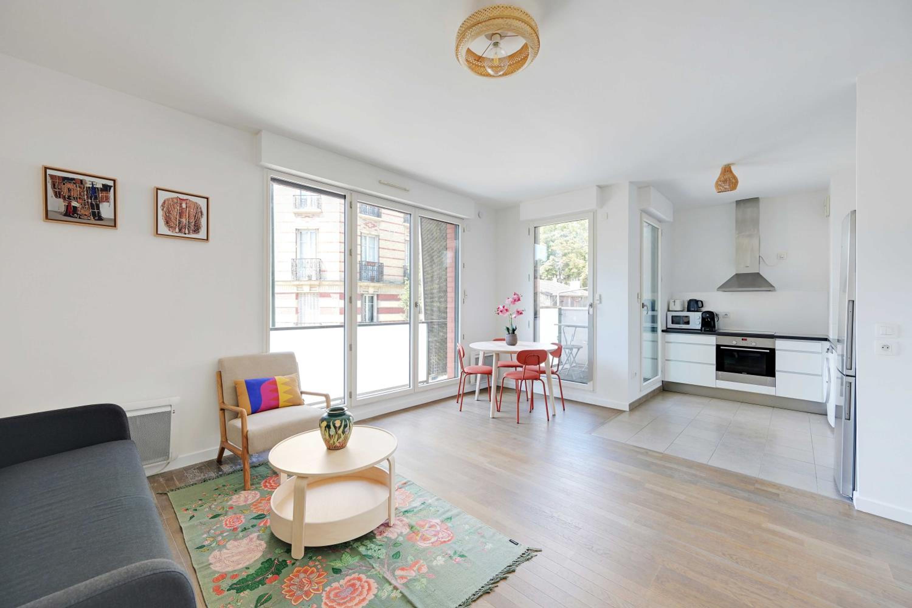 Charming apartment - 2BR-4P- Balcony- Malakoff