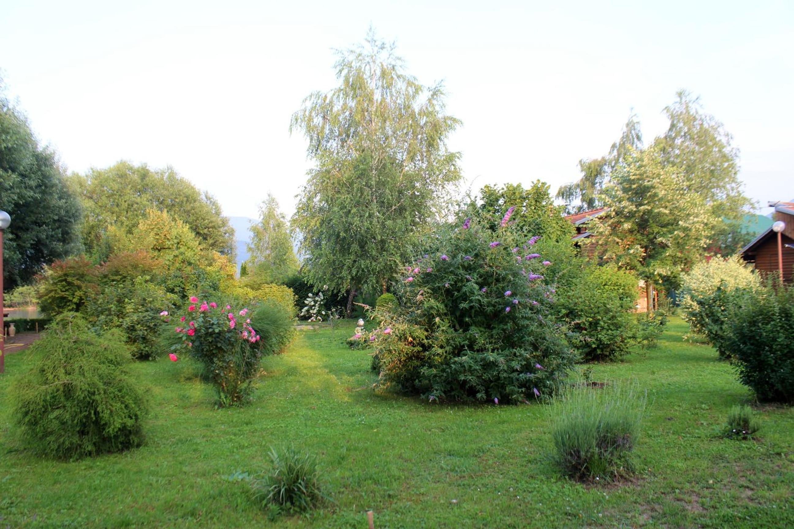 Una Green Garden Residence