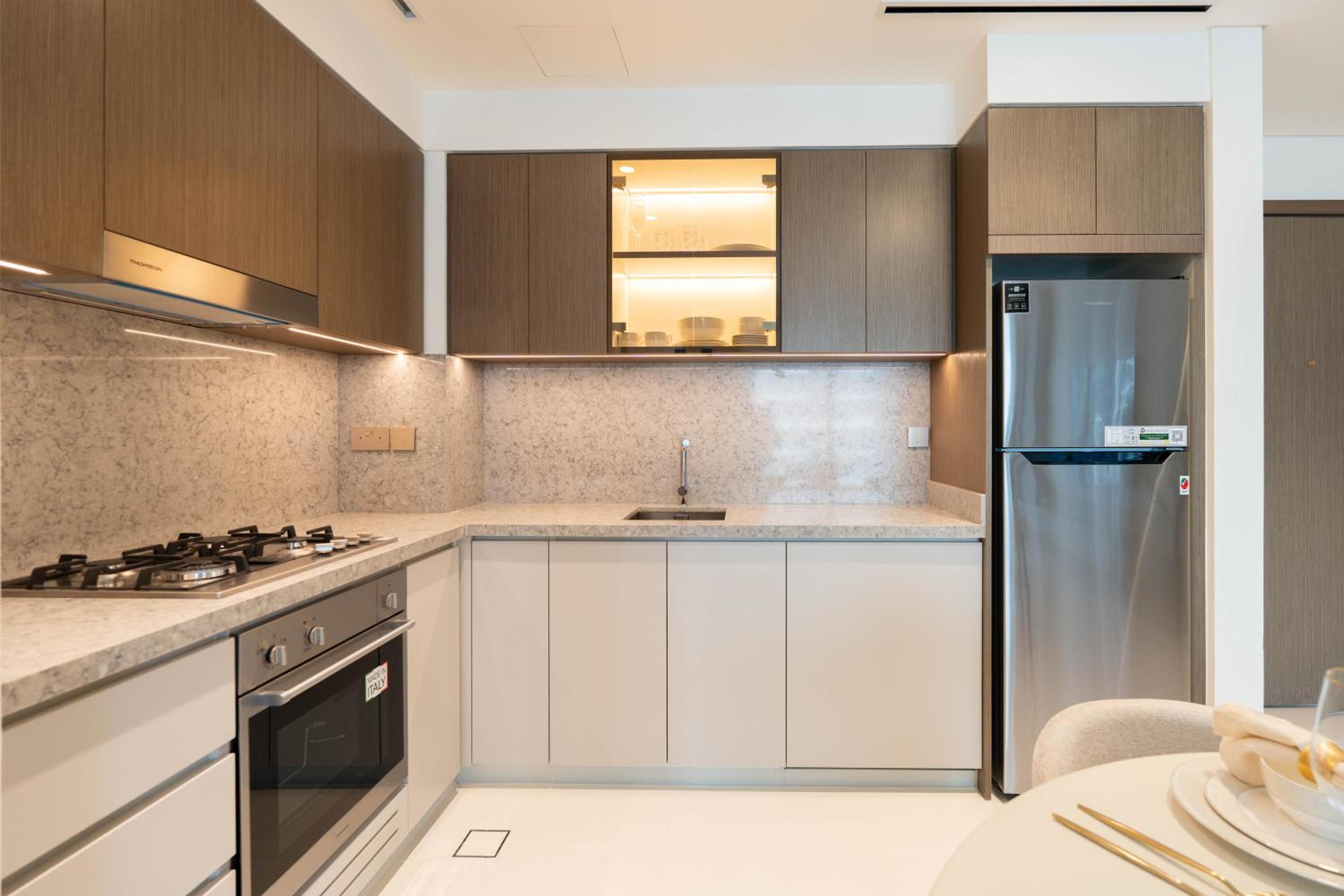KeyRock - Palm View Apt with Pool & Gym Access