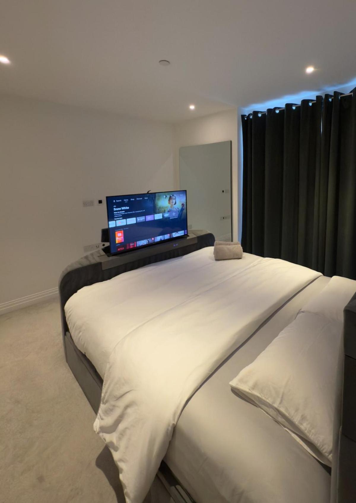 Luxury 2-bed flat Chelsea creek