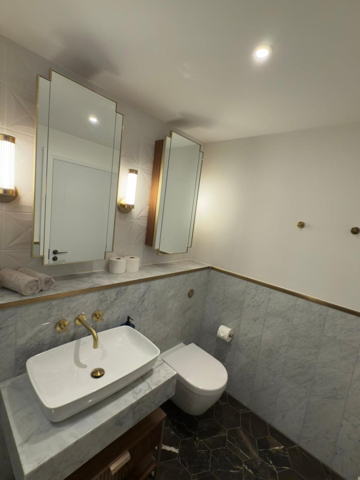 Luxury 2-bed flat Chelsea creek
