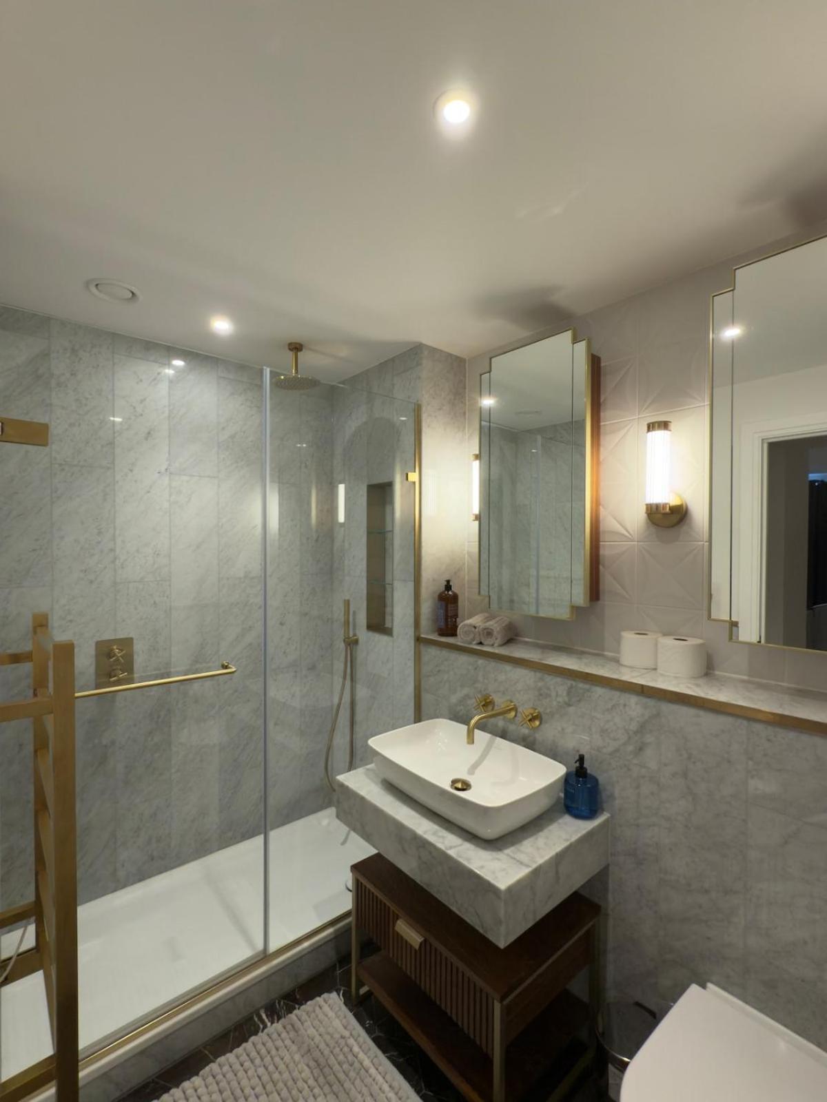 Luxury 2-bed flat Chelsea creek