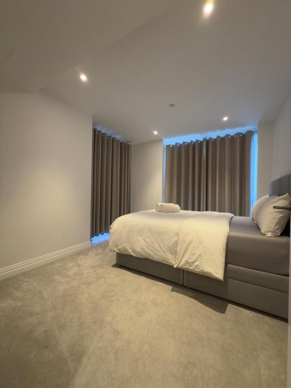 Luxury 2-bed flat Chelsea creek