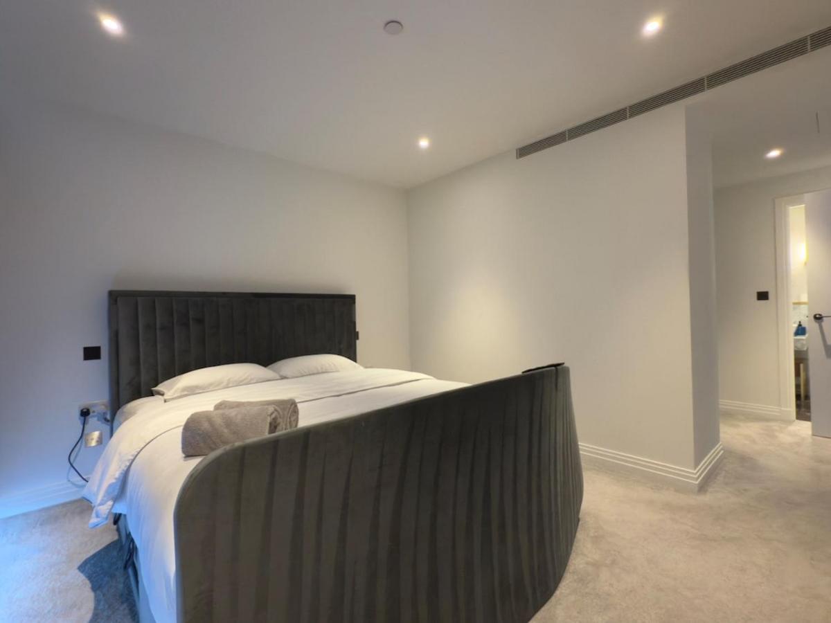 Luxury 2-bed flat Chelsea creek