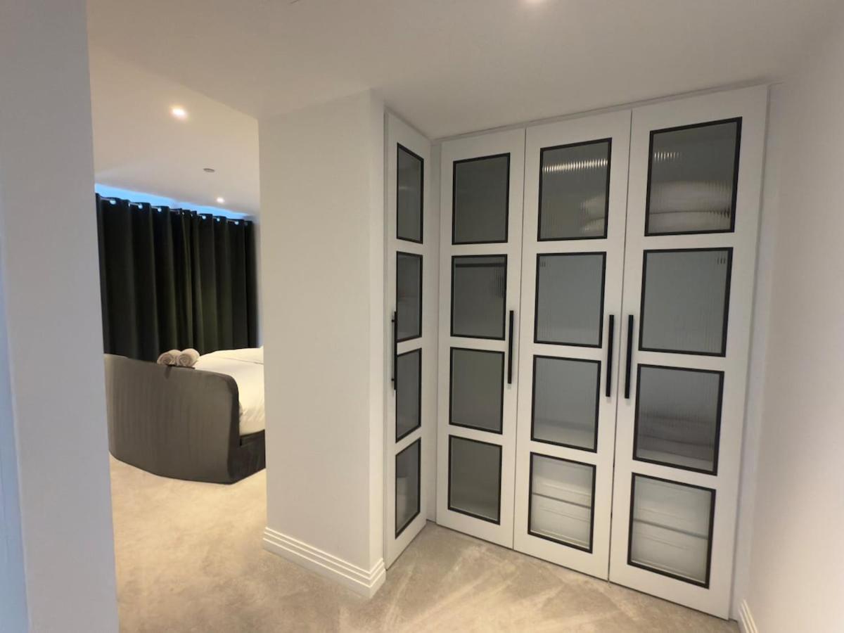 Luxury 2-bed flat Chelsea creek