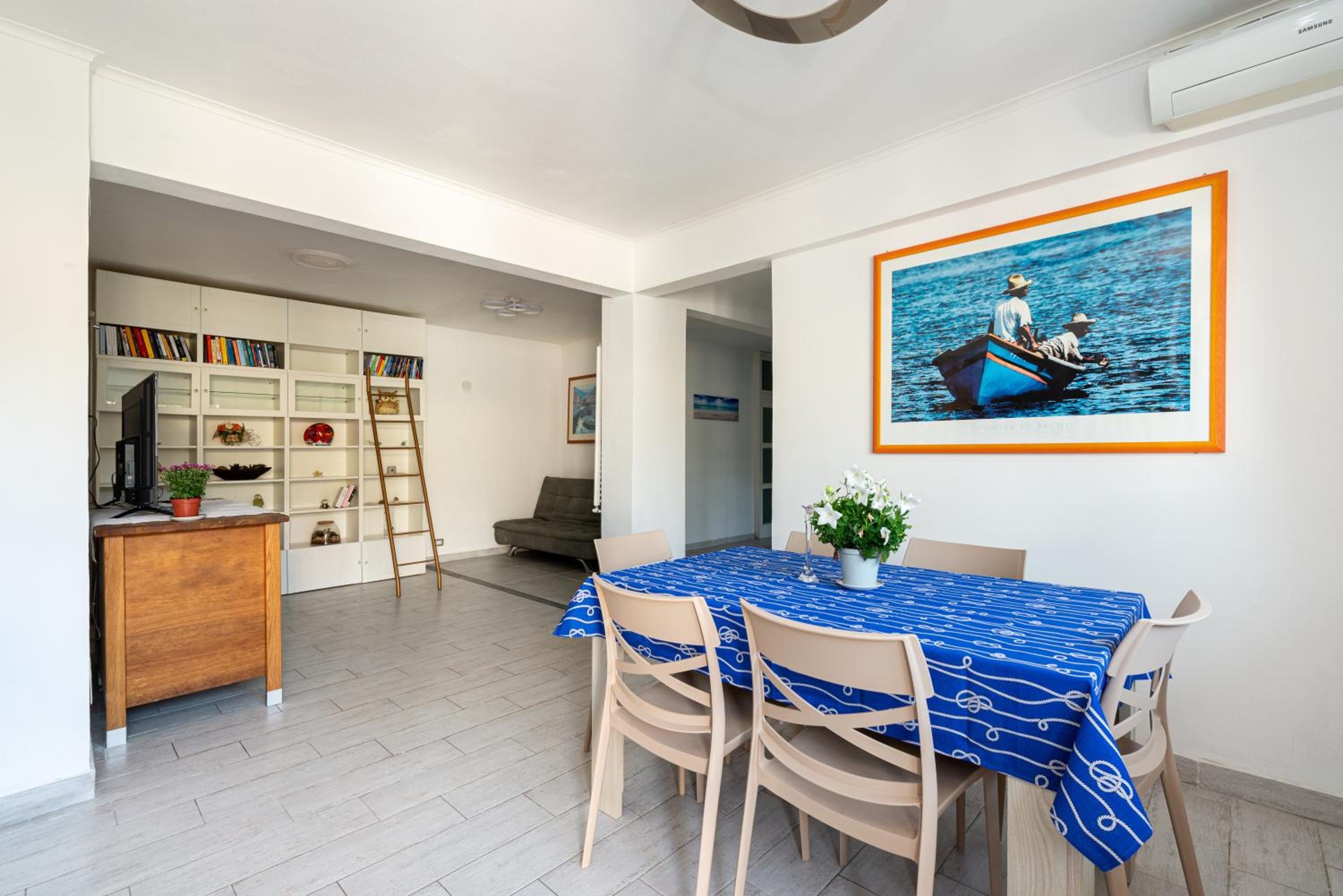 Ostia Beach Apt - 1 Minute Walk