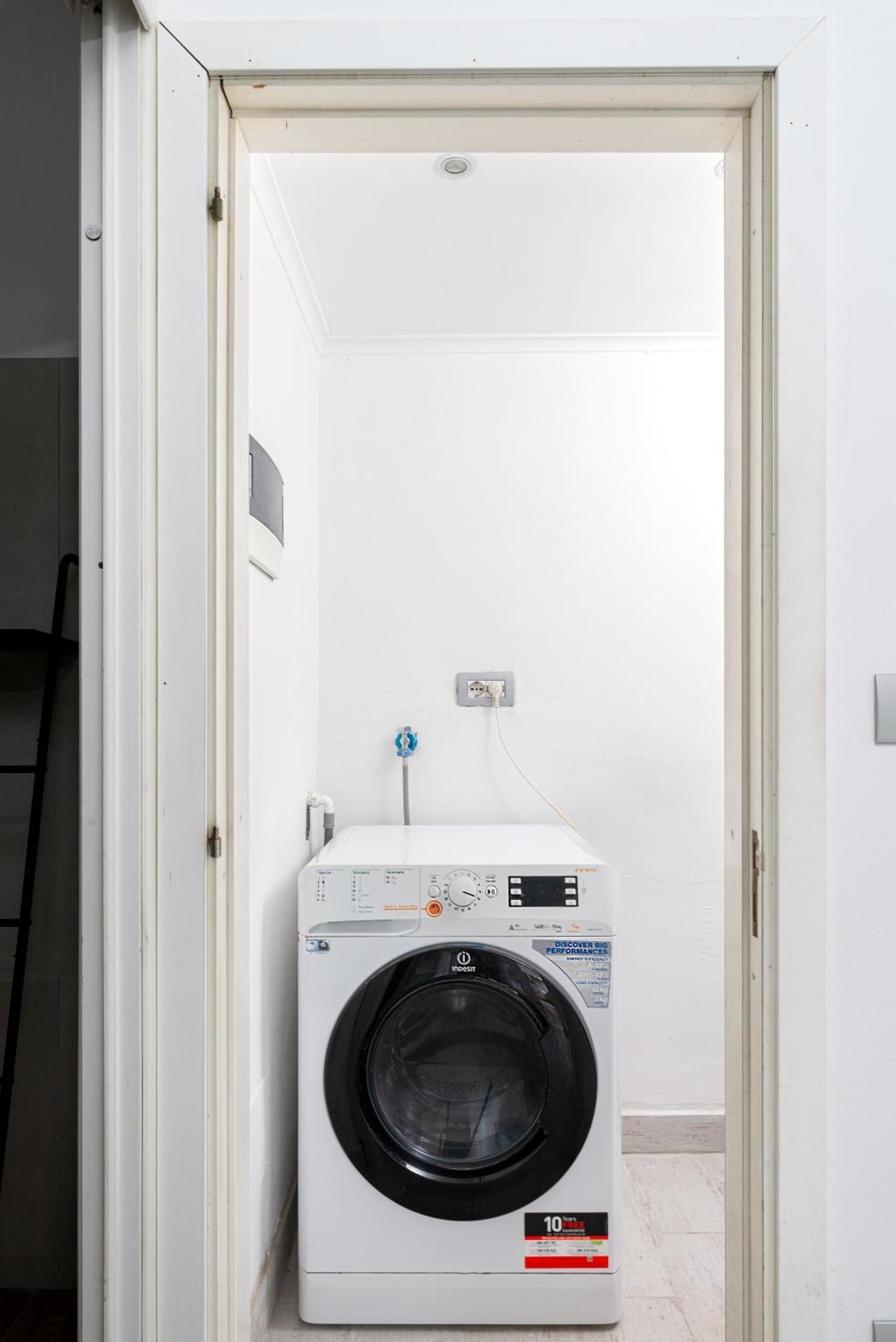 Ostia Beach Apt - 1 Minute Walk