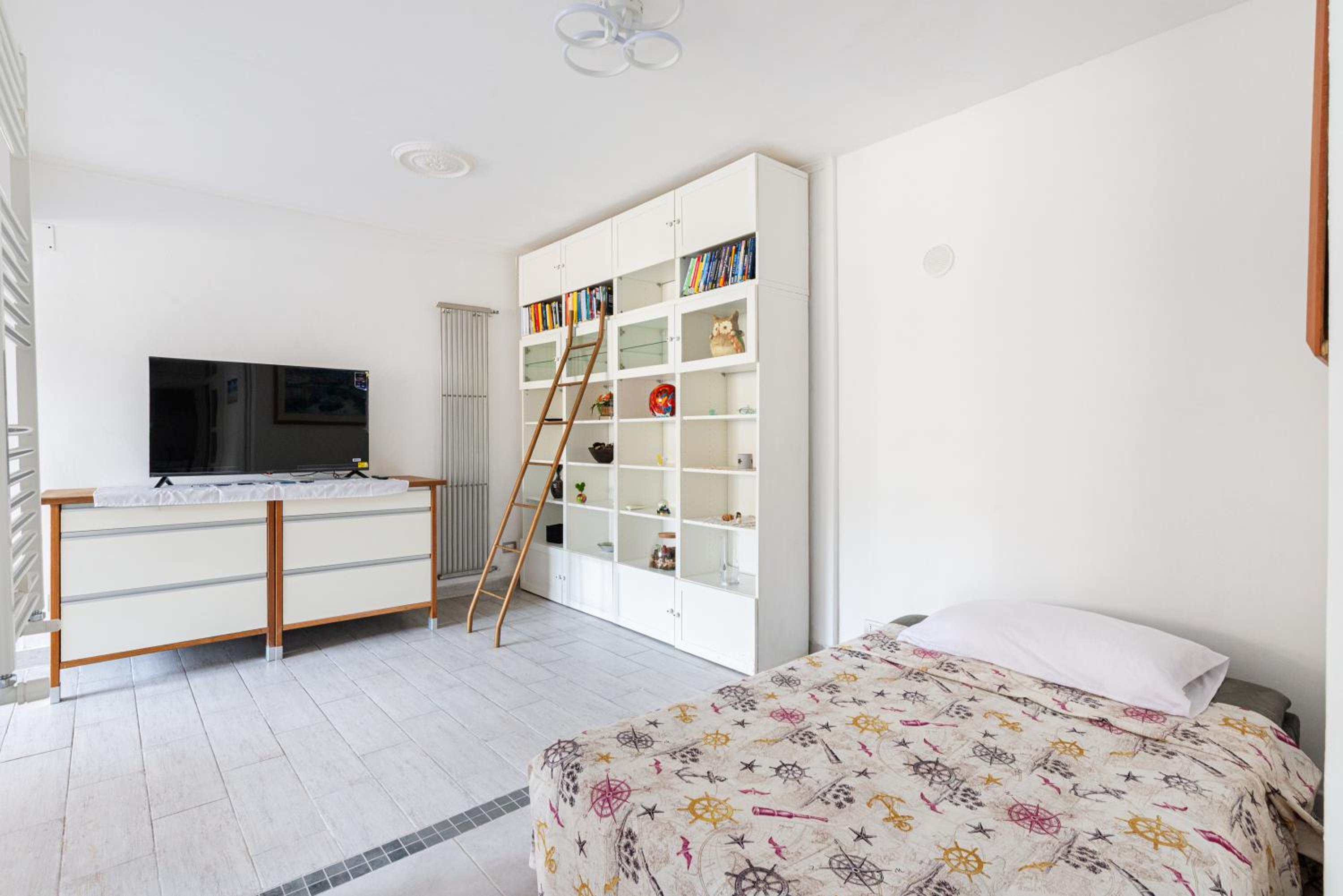 Ostia Beach Apt - 1 Minute Walk
