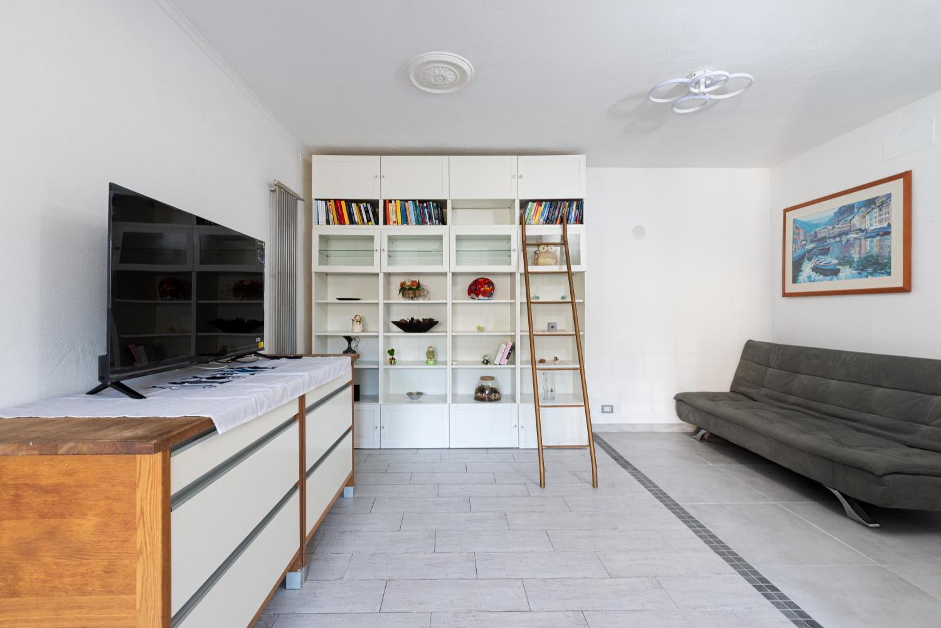Ostia Beach Apt - 1 Minute Walk