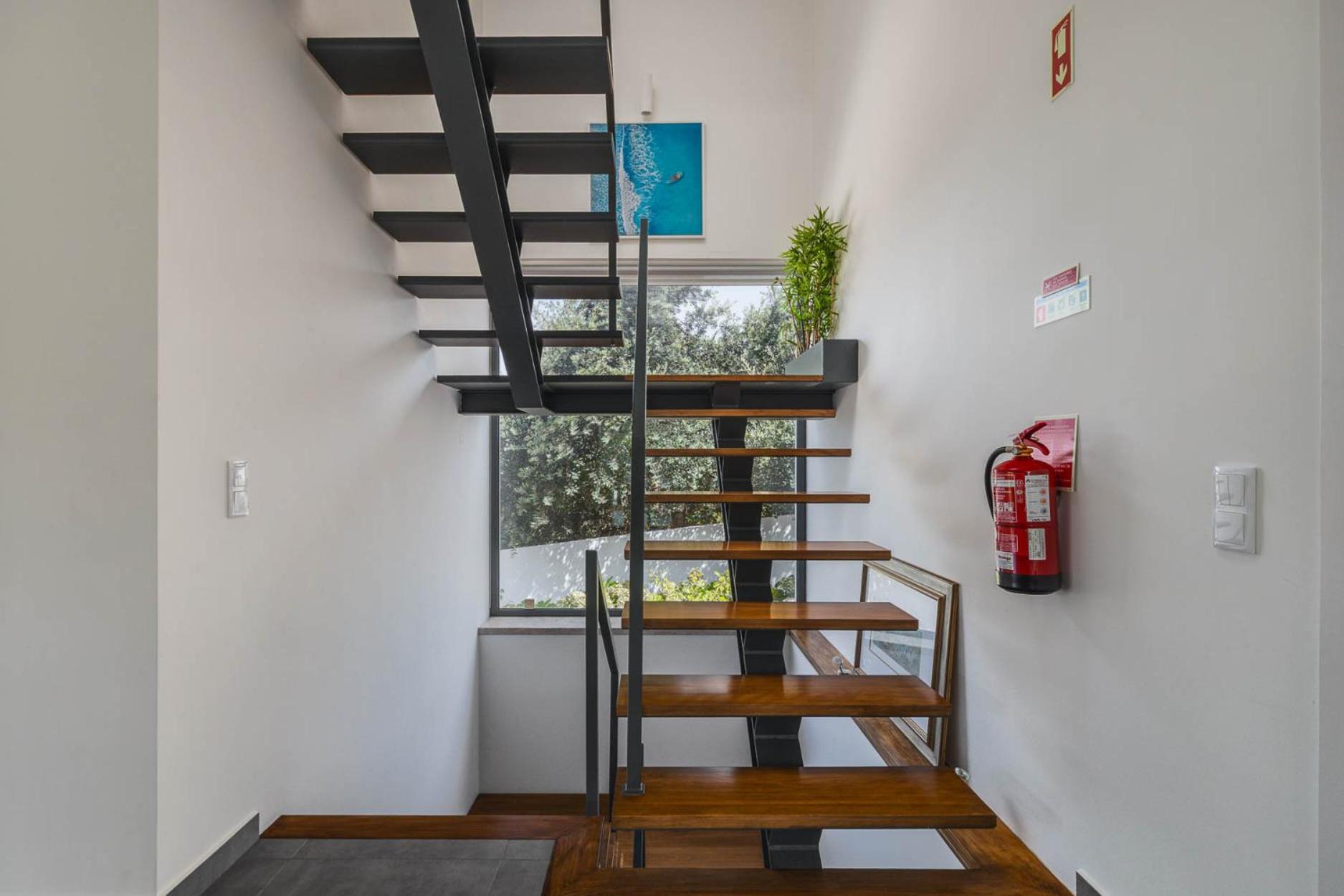 Sesimbra Luxury Villa- Pool, garden, total privacy
