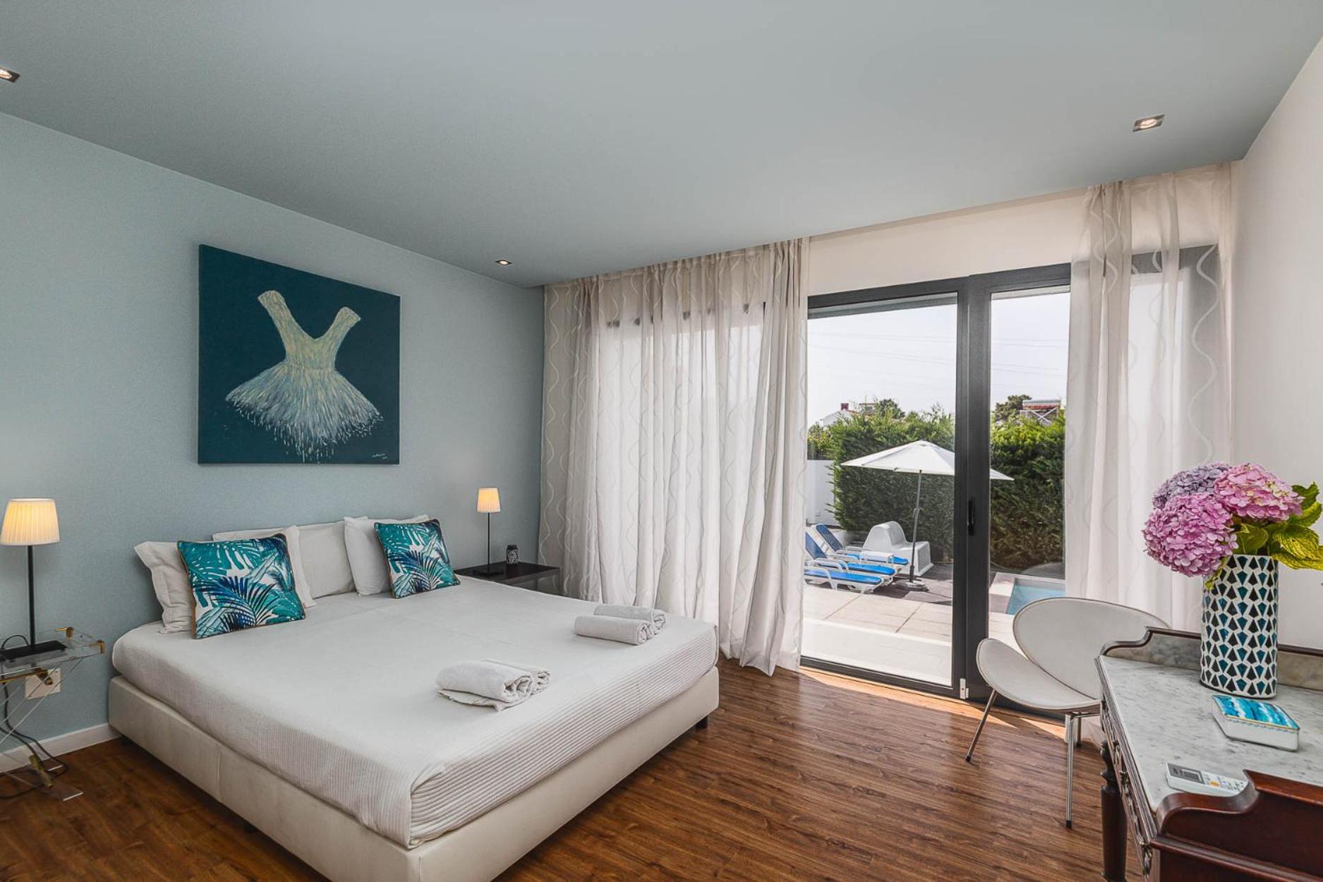 Sesimbra Luxury Villa- Pool, garden, total privacy