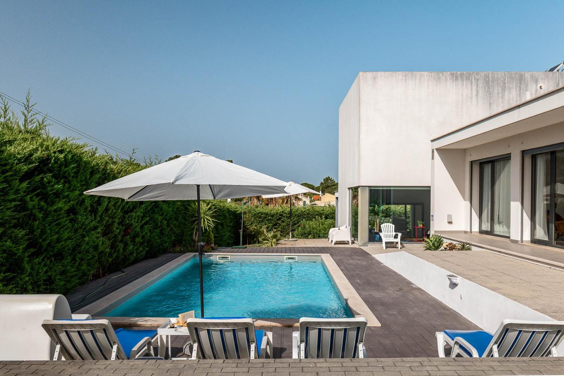 Sesimbra Luxury Villa- Pool, garden, total privacy