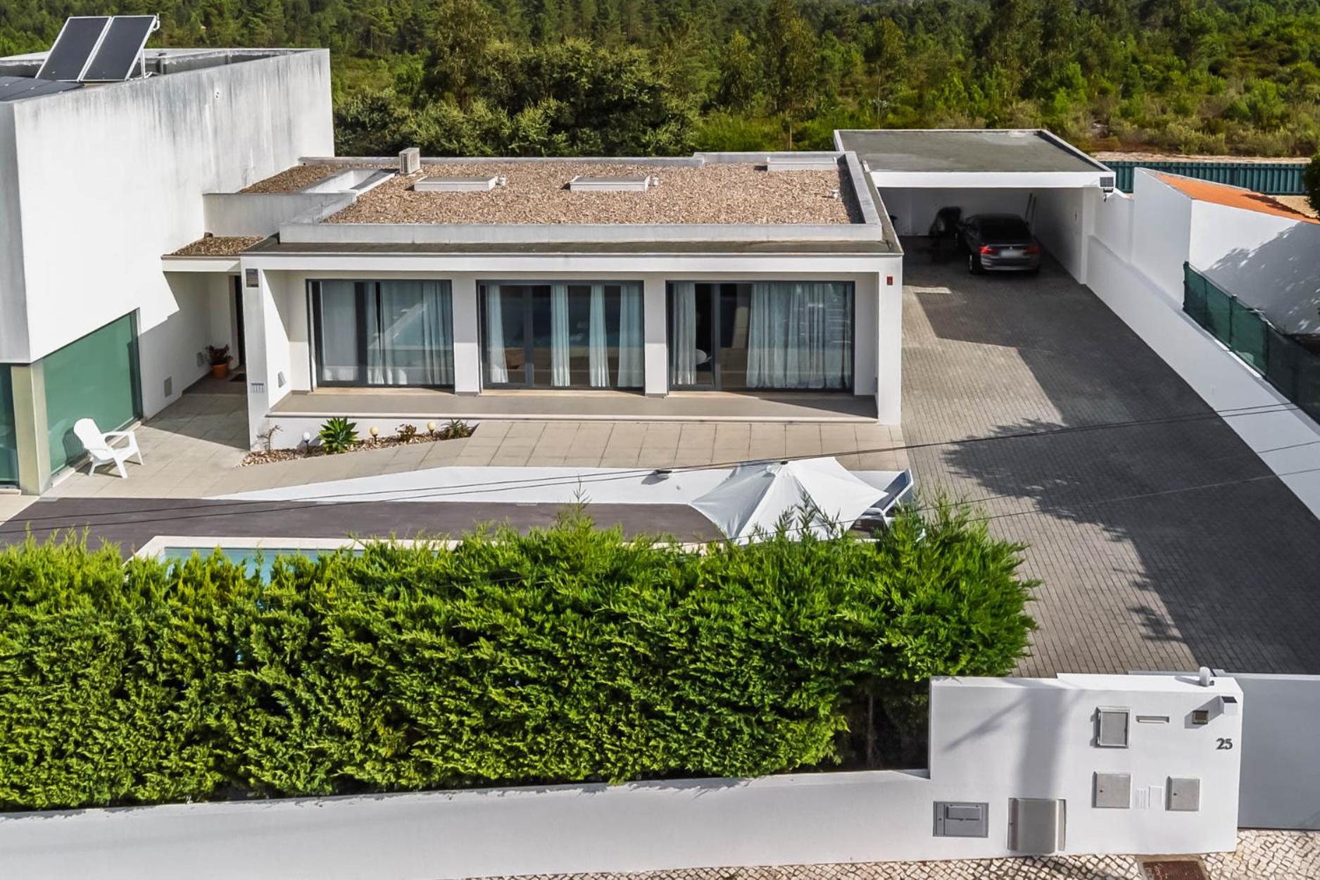 Sesimbra Luxury Villa- Pool, garden, total privacy