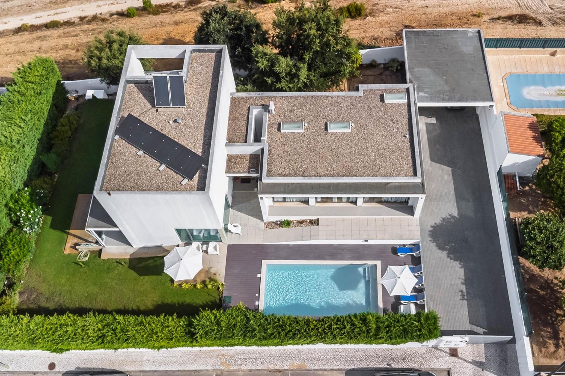 Sesimbra Luxury Villa- Pool, garden, total privacy