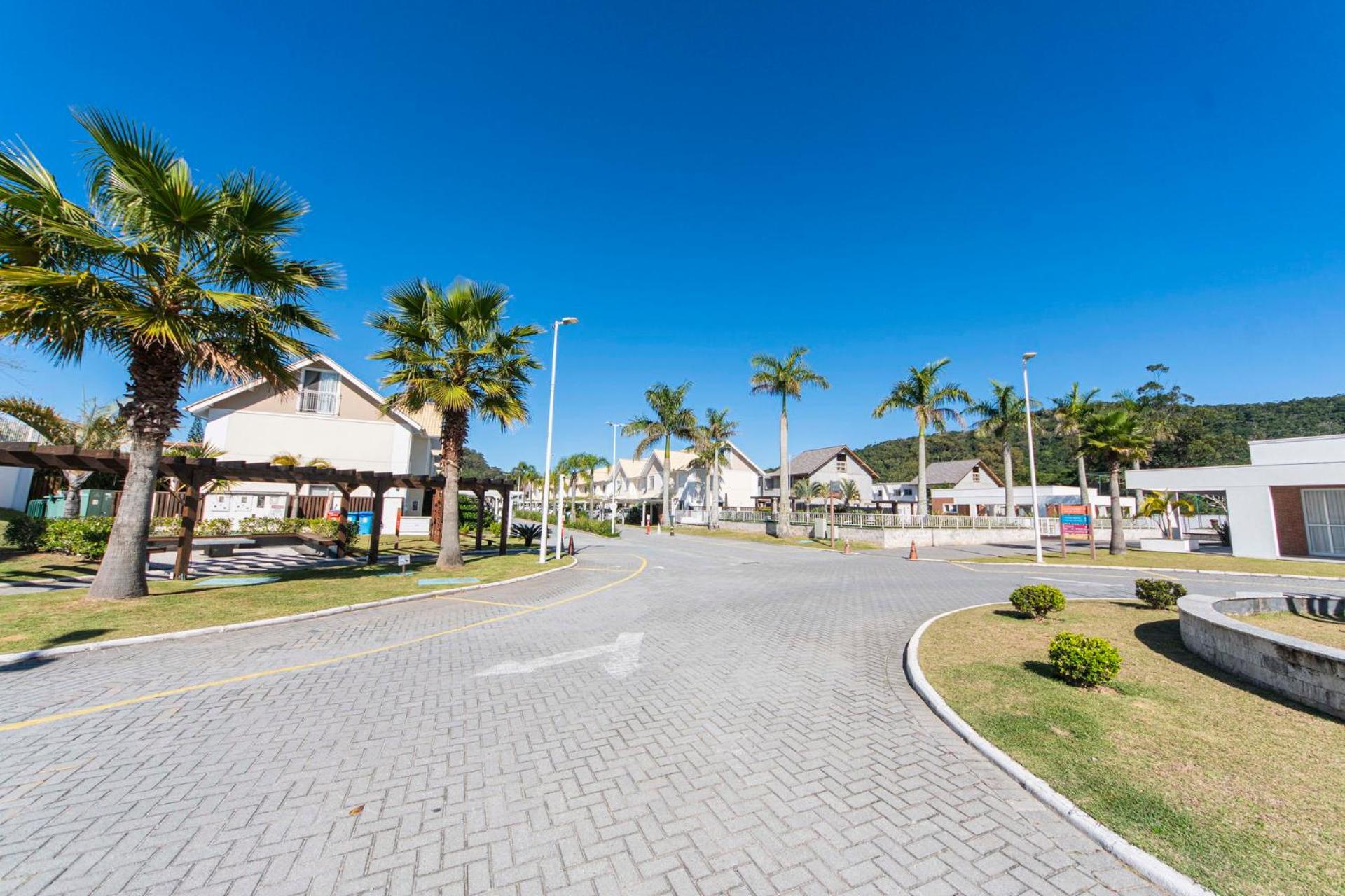 Casa Moderna em Condomínio Fechado SA1652