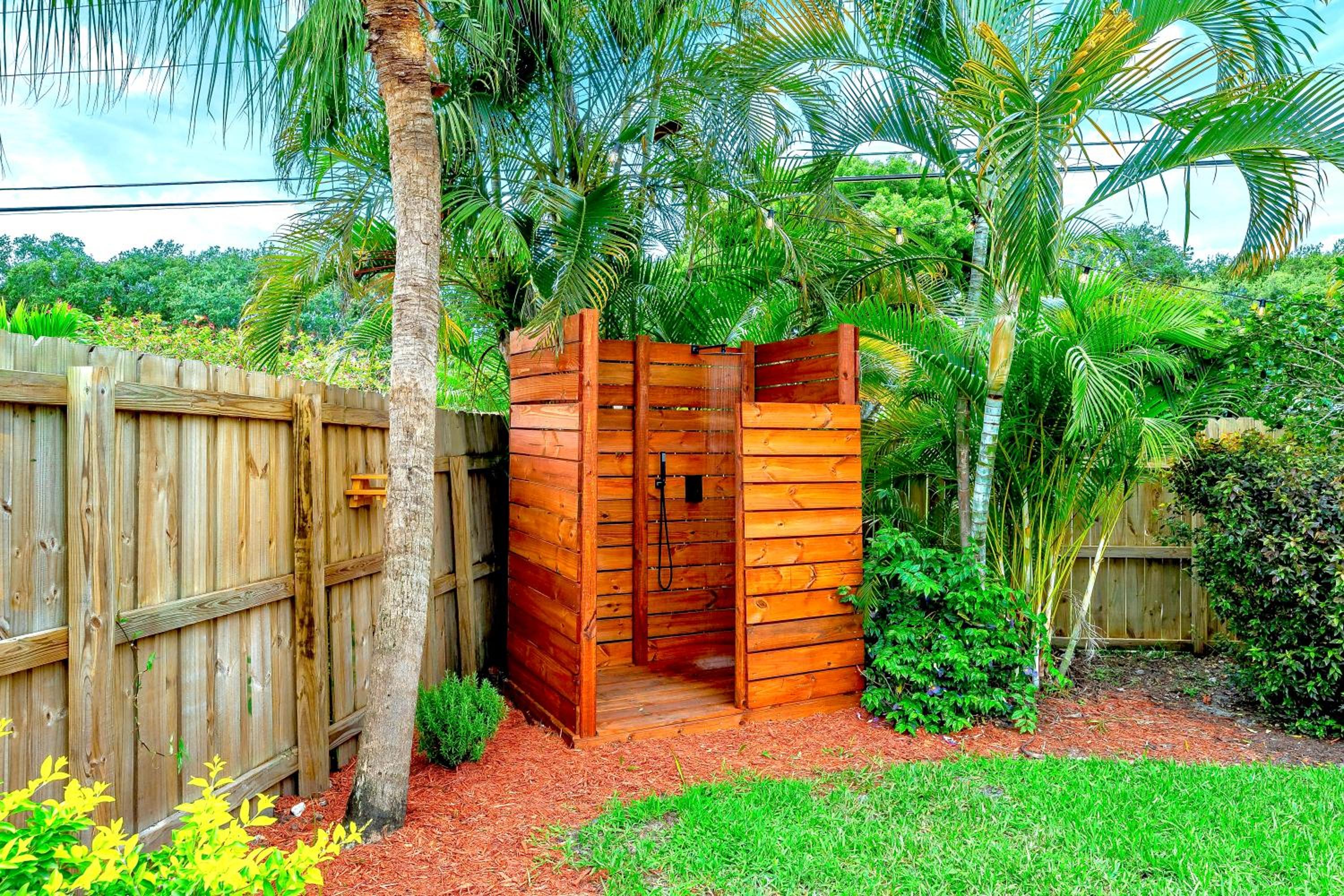 Fox Island Heated Spa- Downtown & Beach