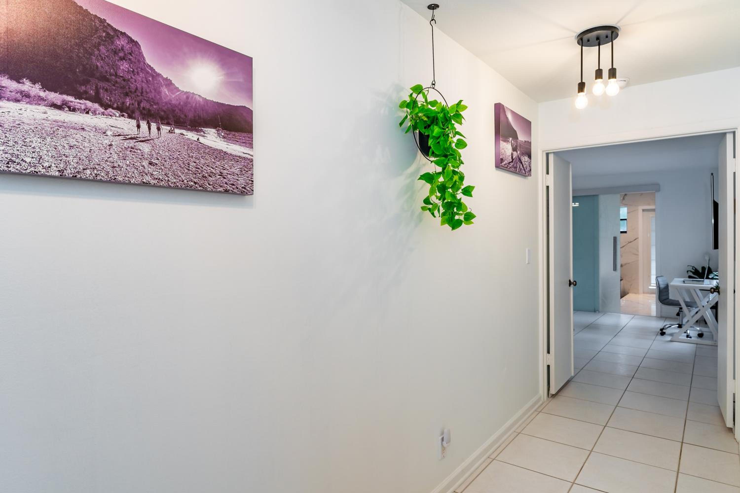 Fox Island Heated Spa- Downtown & Beach