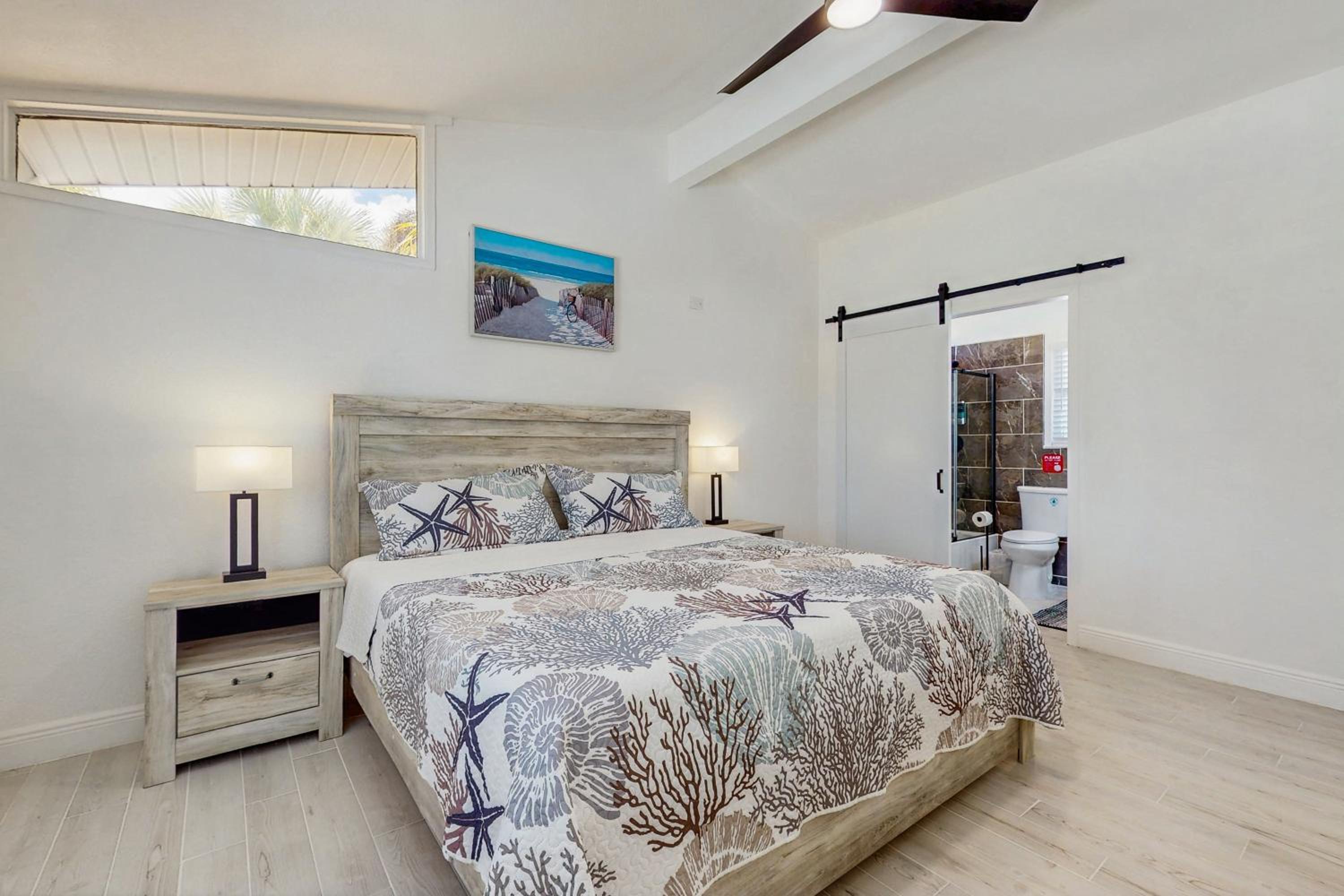 Steps to Sea! Coastal Escape in Fort Walton Beach