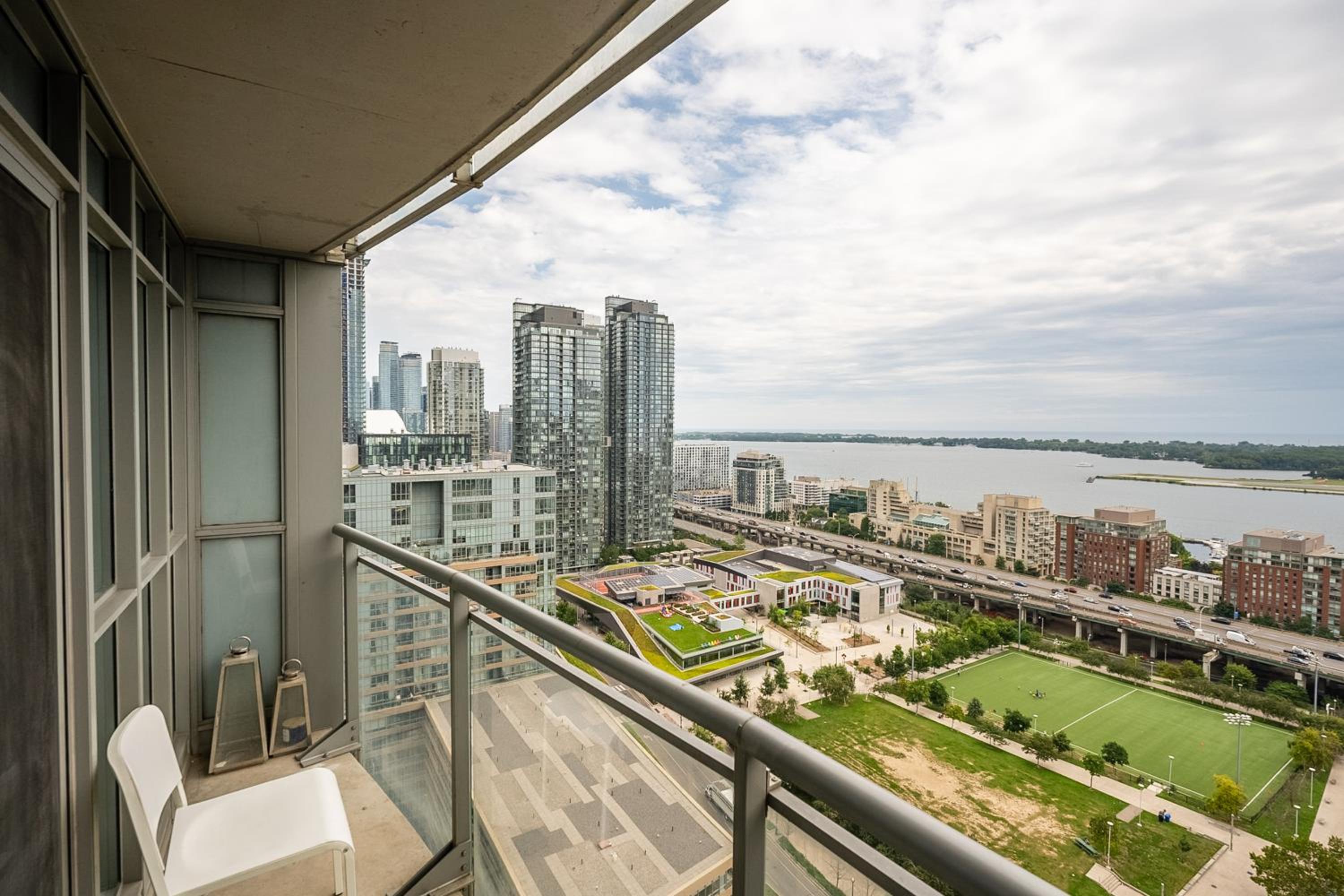 Panoramic Lake View 1 Bedroom plus Den Condo Iceboat Terrace Downtown Toronto