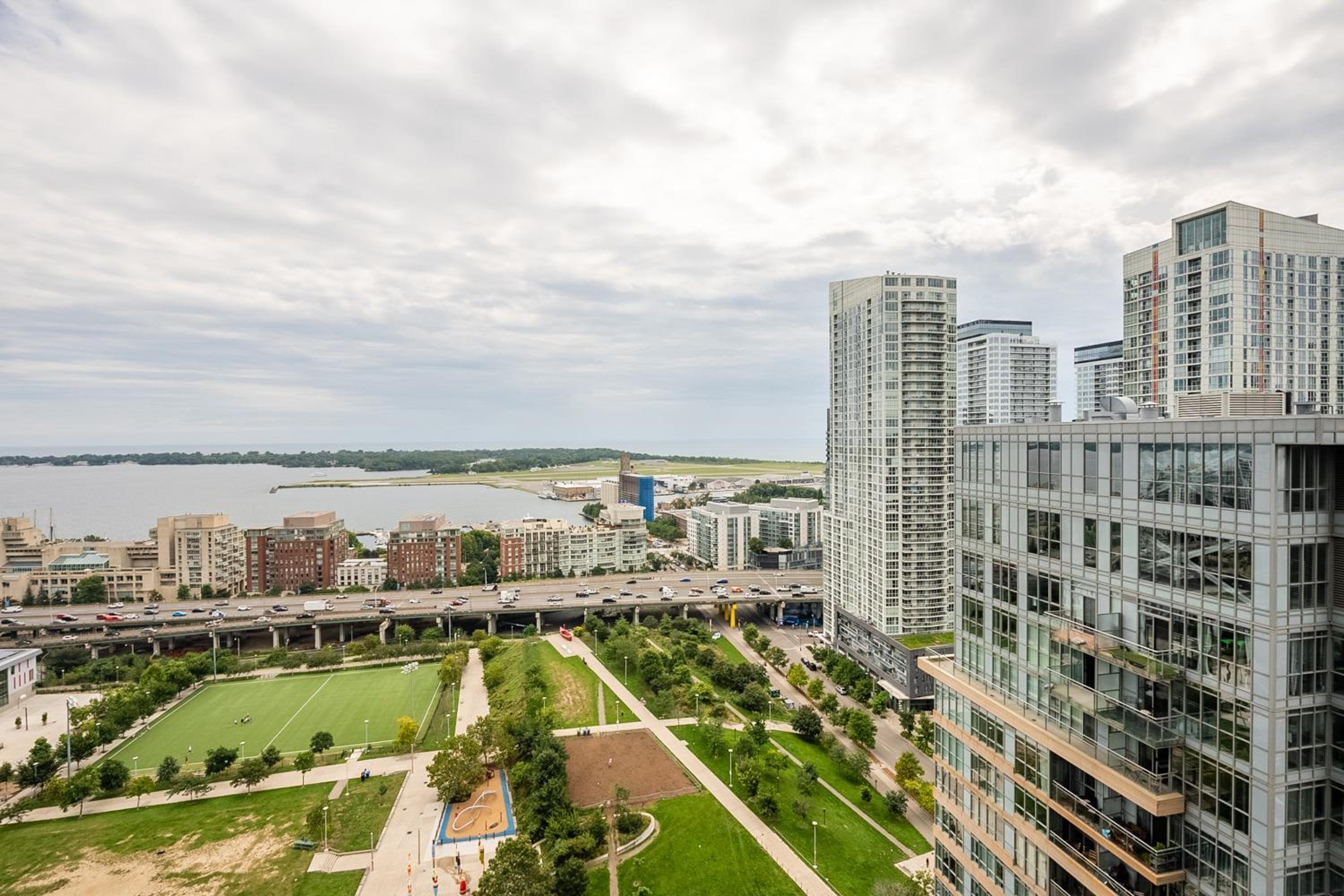 Panoramic Lake View 1 Bedroom plus Den Condo Iceboat Terrace Downtown Toronto