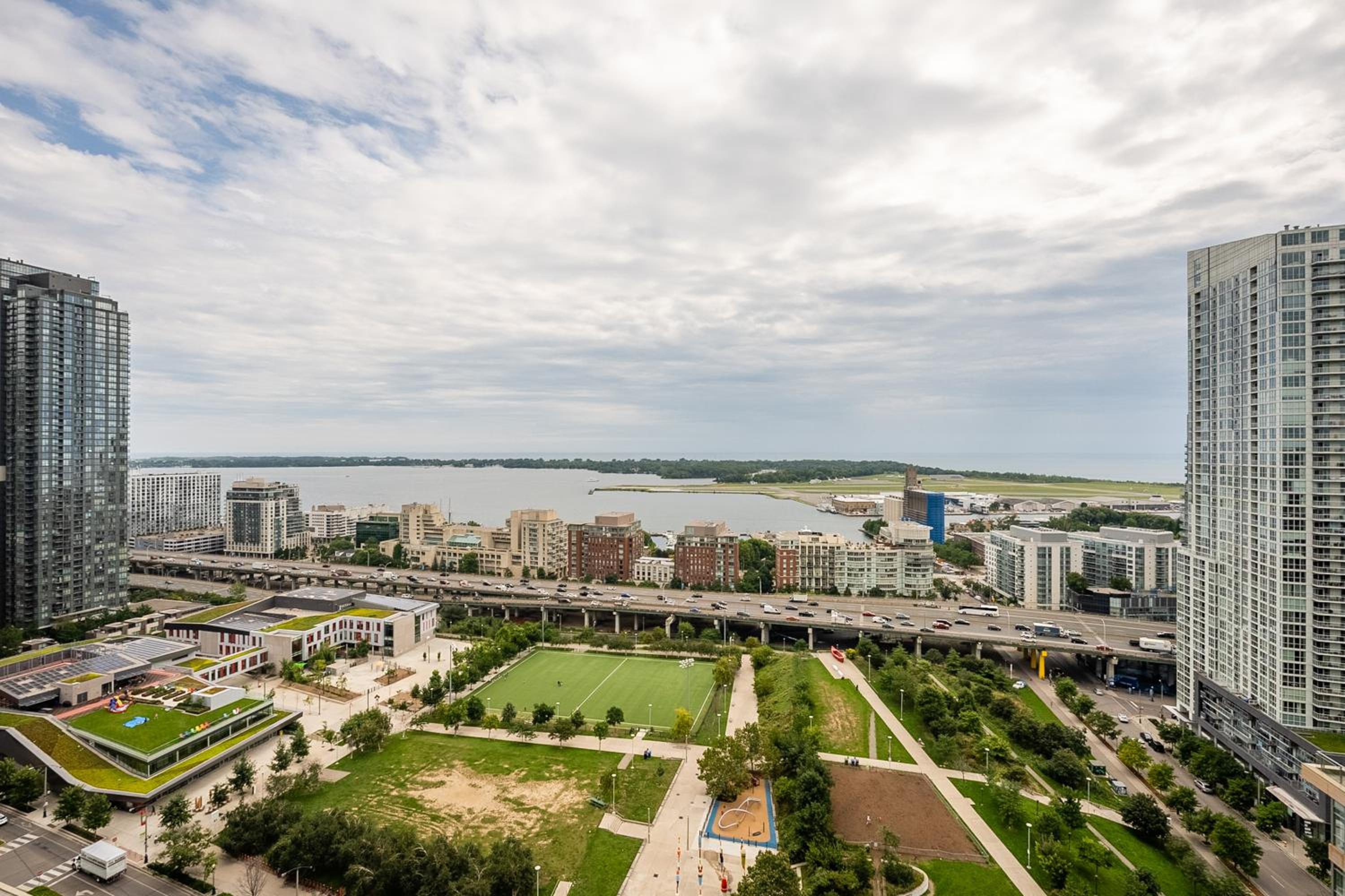 Panoramic Lake View 1 Bedroom plus Den Condo Iceboat Terrace Downtown Toronto