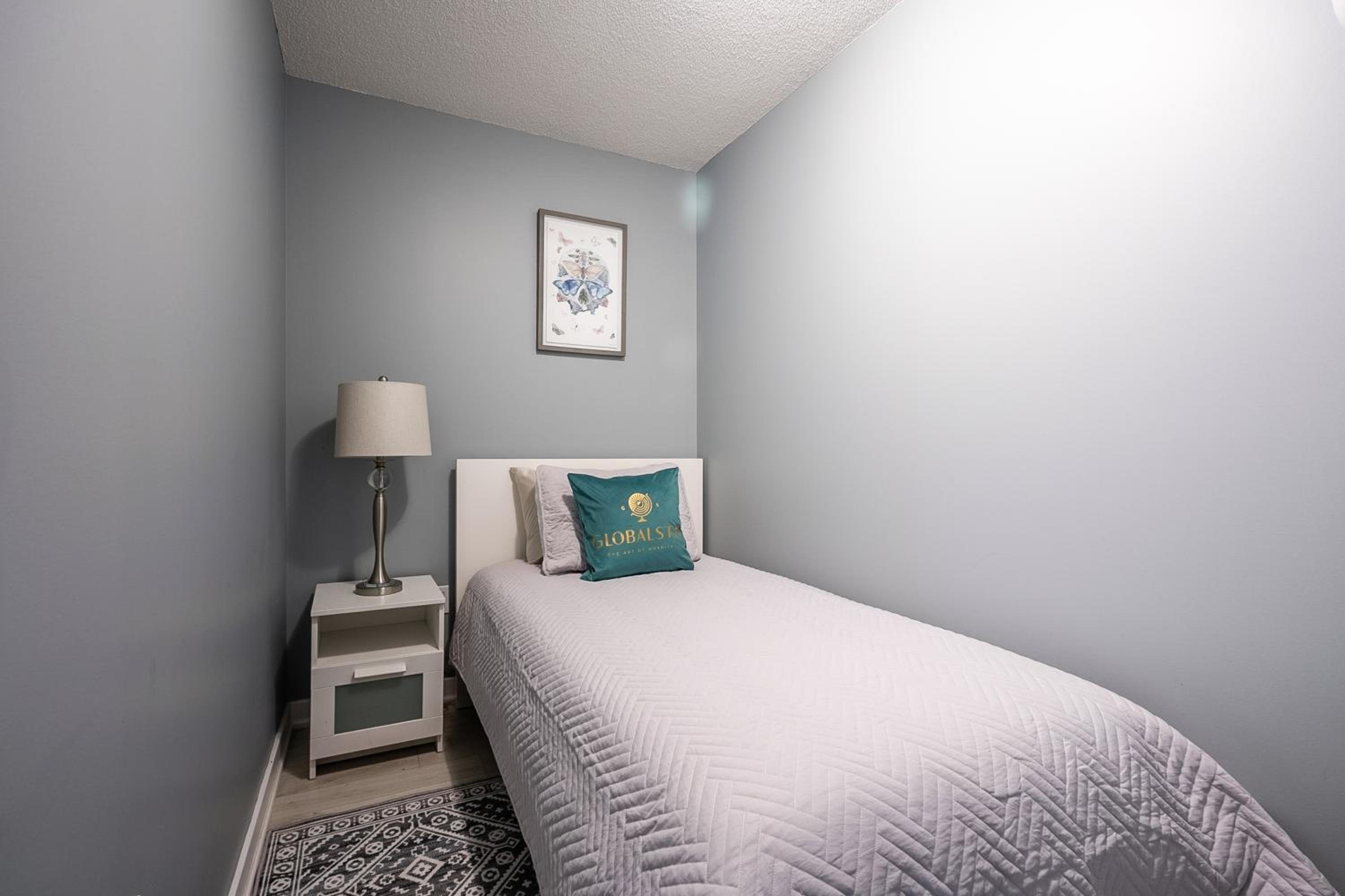 Panoramic Lake View 1 Bedroom plus Den Condo Iceboat Terrace Downtown Toronto