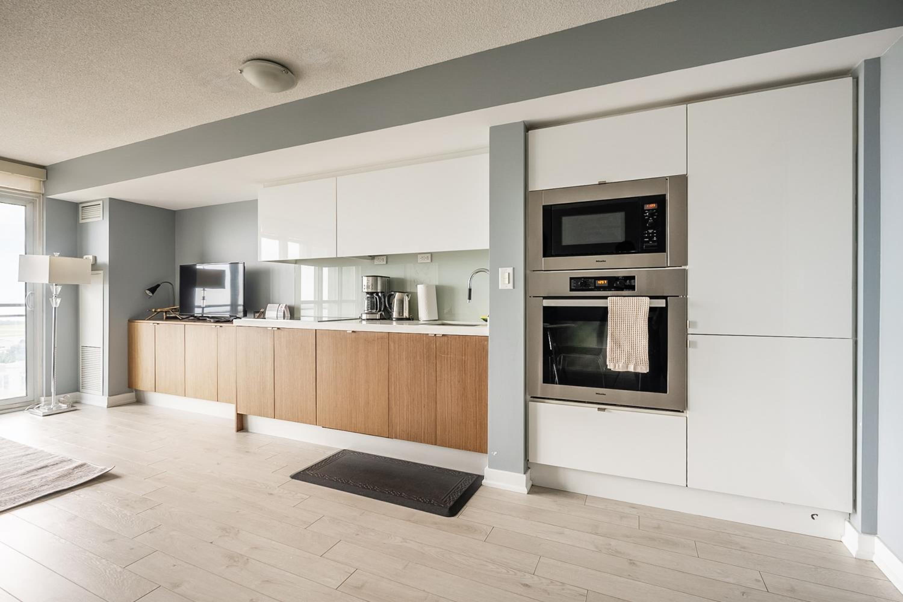 Panoramic Lake View 1 Bedroom plus Den Condo Iceboat Terrace Downtown Toronto