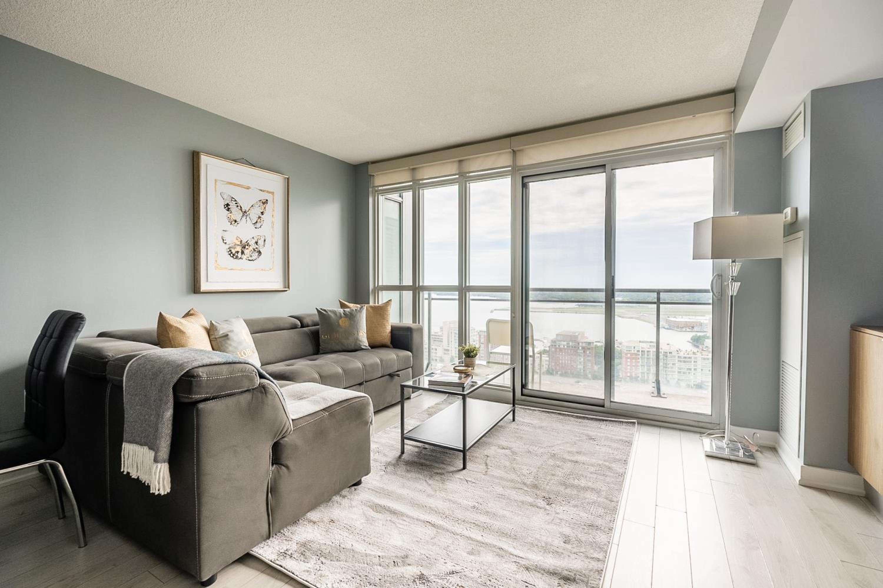 Panoramic Lake View 1 Bedroom plus Den Condo Iceboat Terrace Downtown Toronto