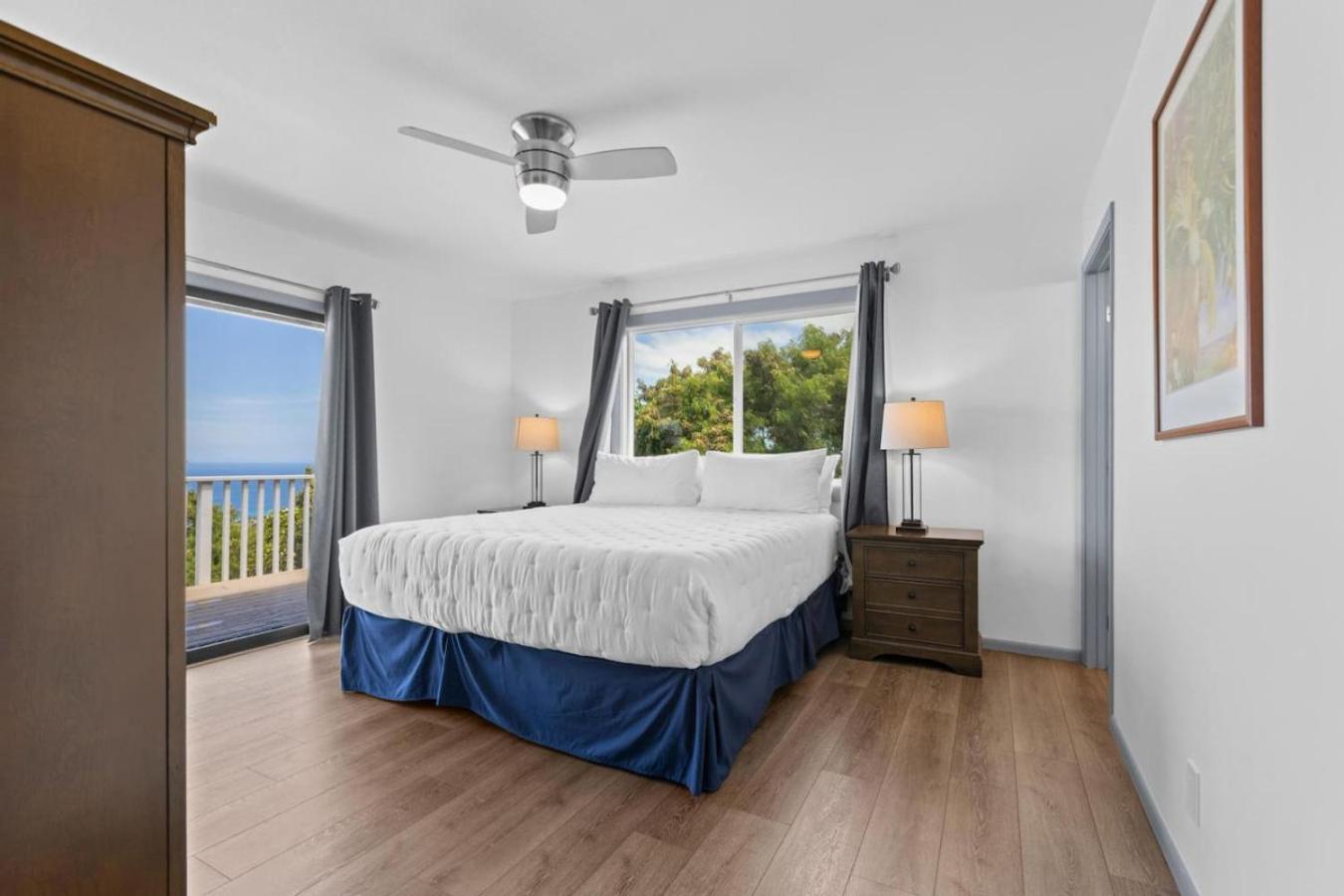 4BR Kona Home with Ocean Views and AC!