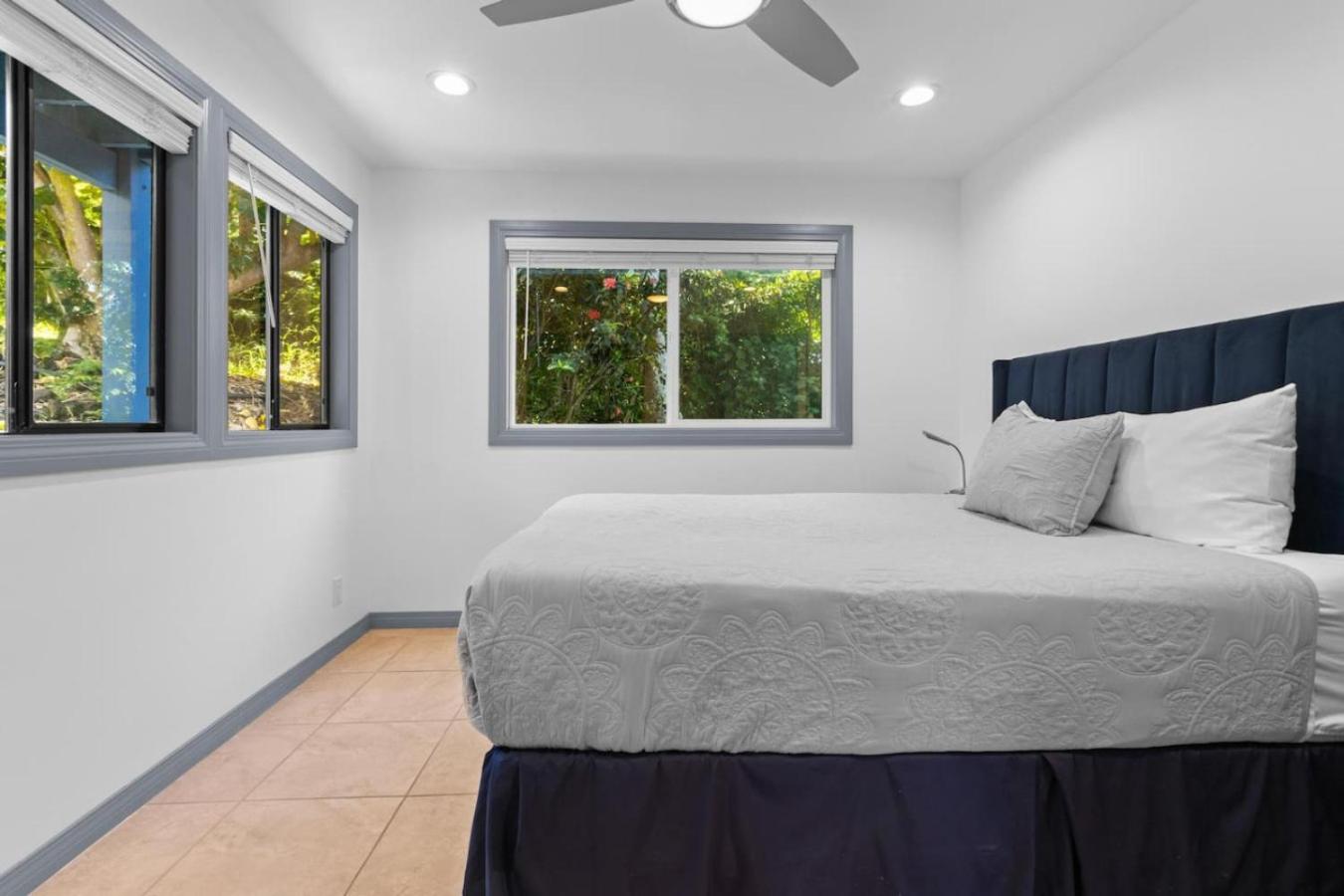 4BR Kona Home with Ocean Views and AC!