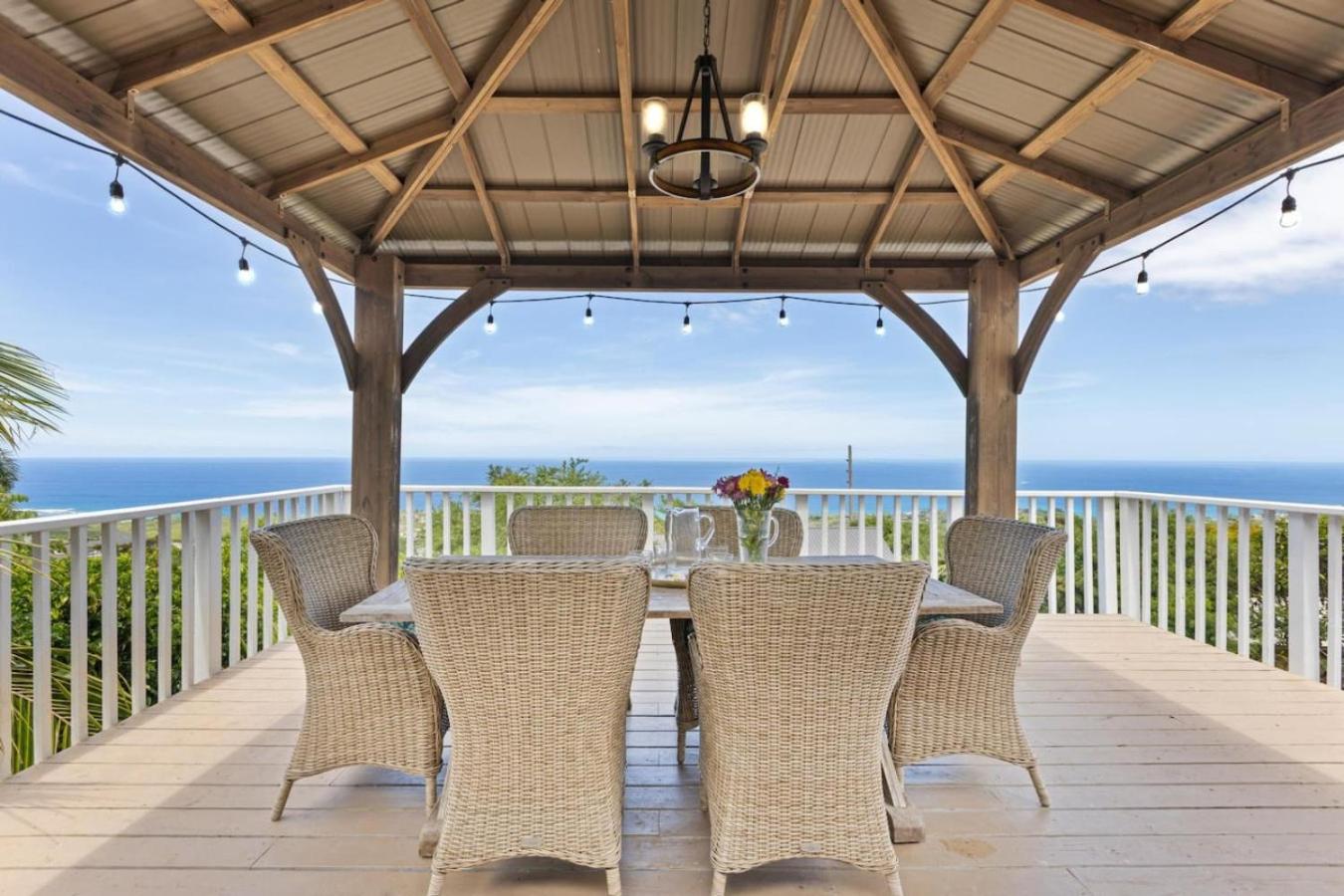 4BR Kona Home with Ocean Views and AC!