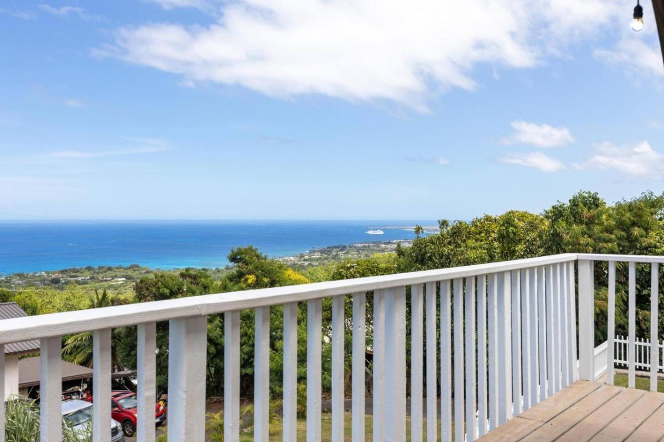 4BR Kona Home with Ocean Views and AC!
