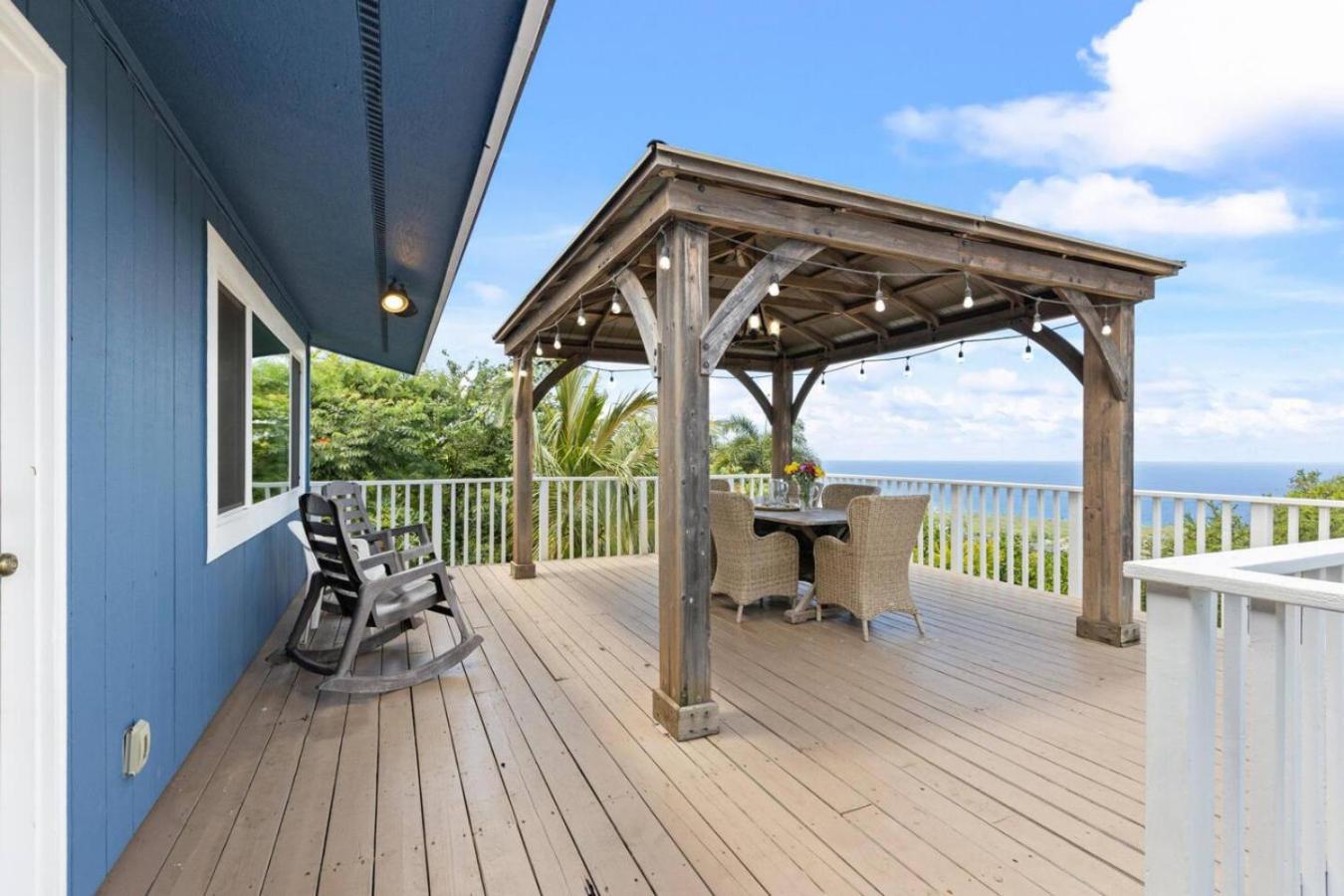 4BR Kona Home with Ocean Views and AC!
