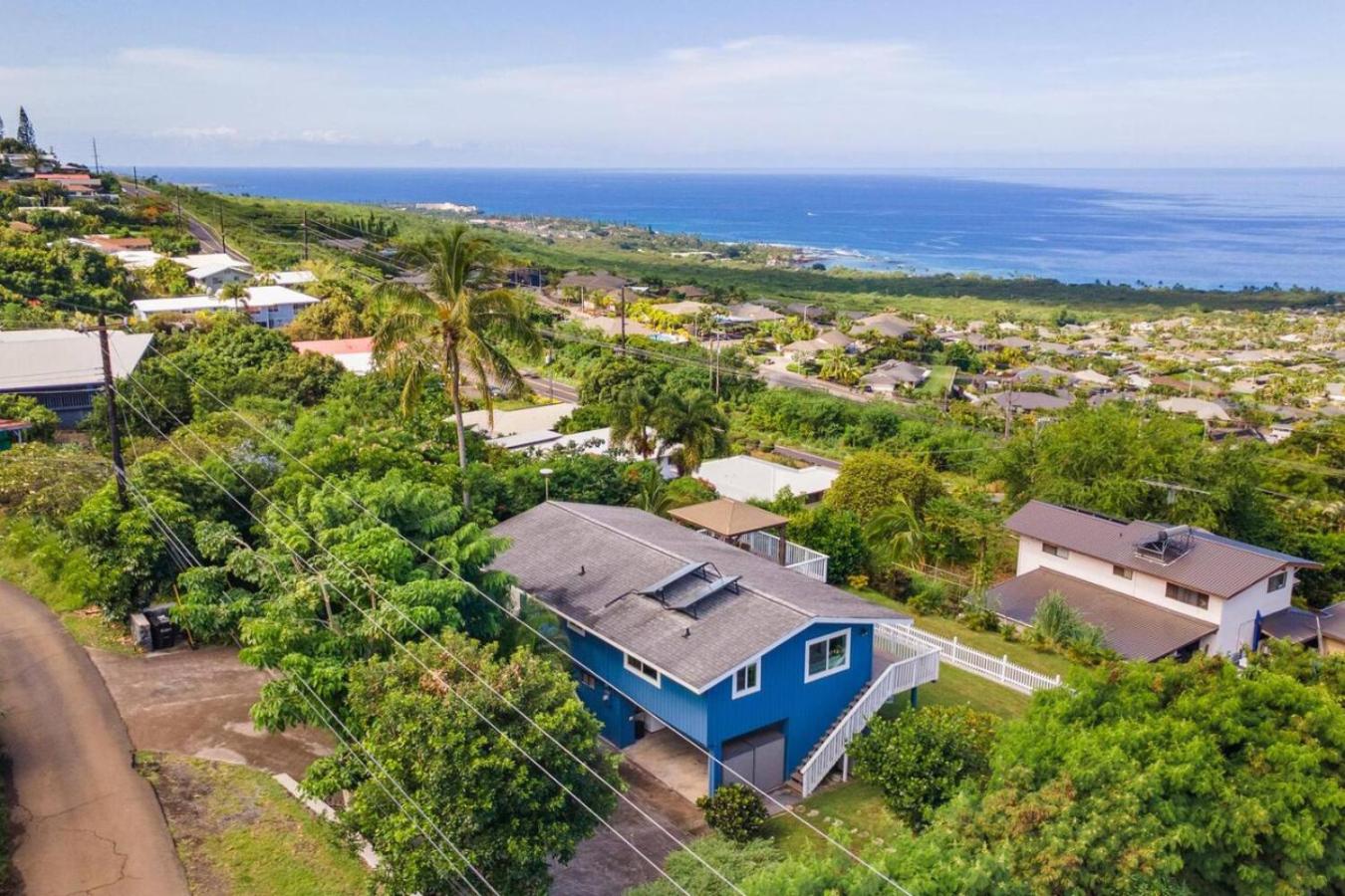 4BR Kona Home with Ocean Views and AC!