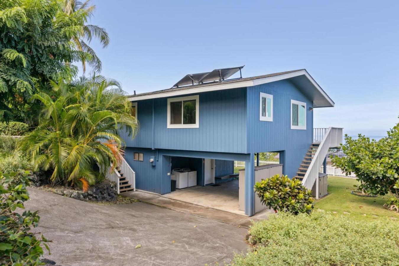 4BR Kona Home with Ocean Views and AC!