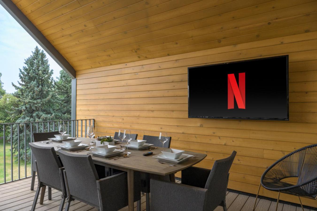 Parkside Retreat Outdoor Living and Movie Loft