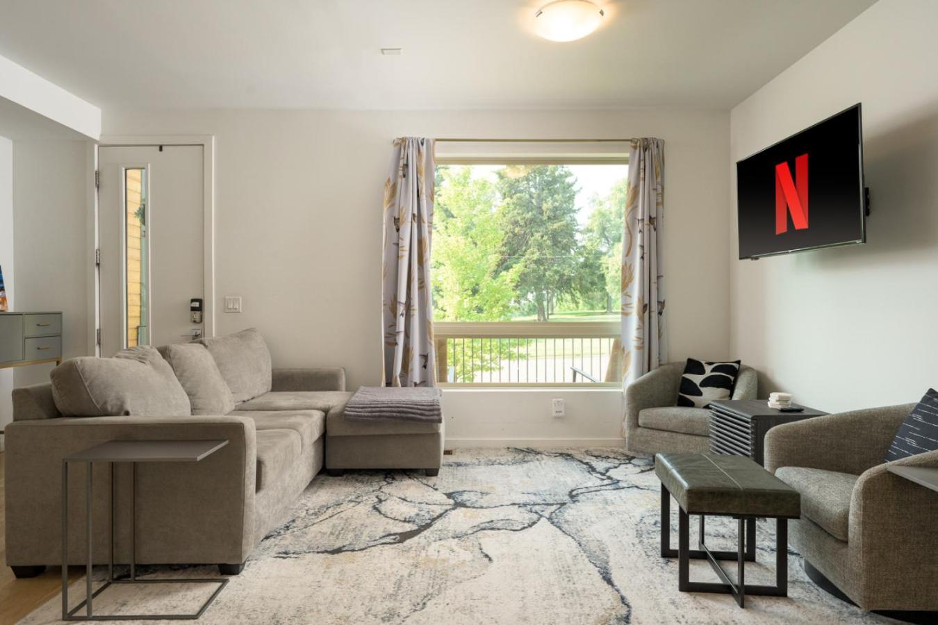 Parkside Retreat Outdoor Living and Movie Loft