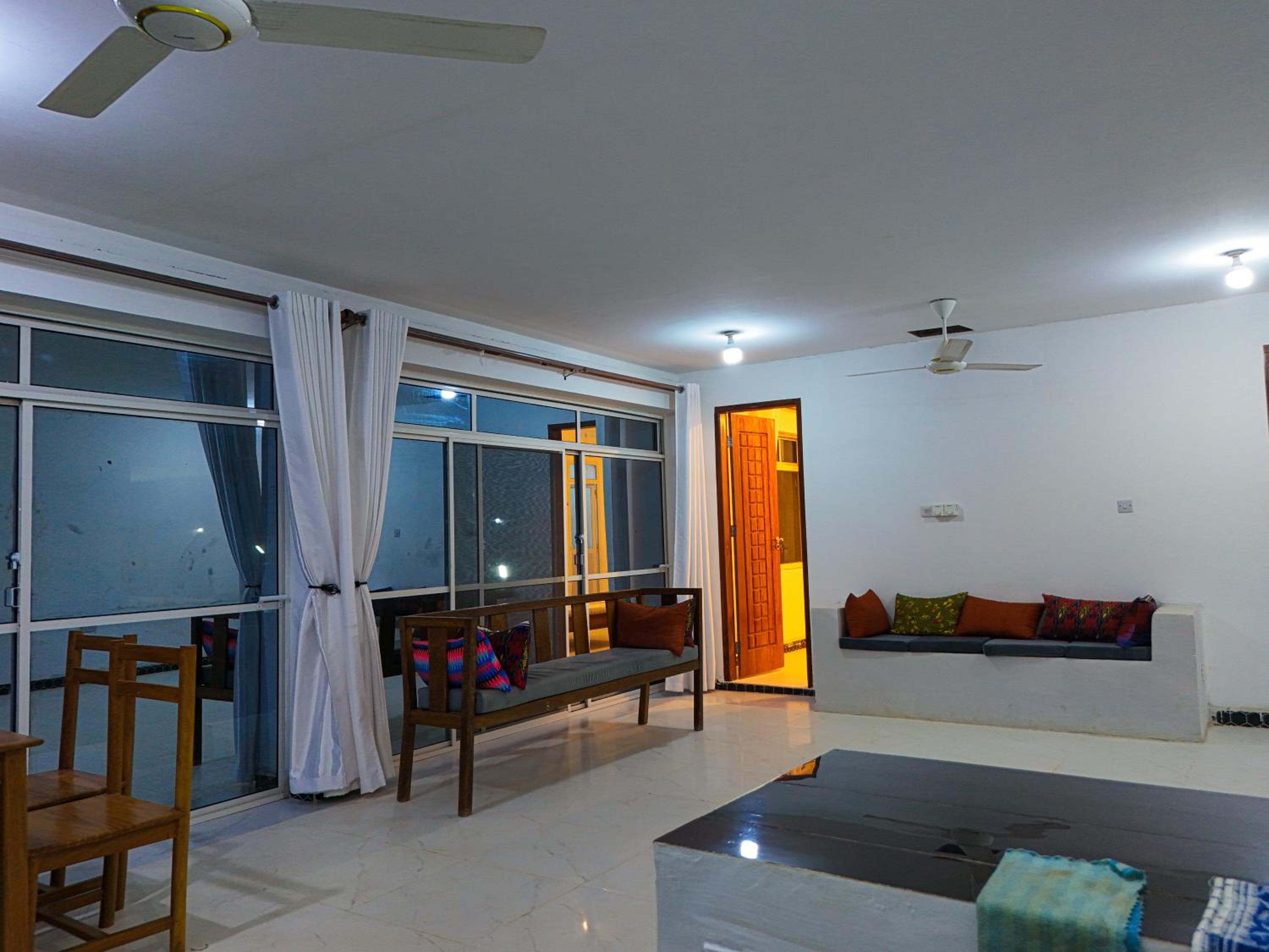 Beachfront 1BR Ocean-View & Free Airport Shuttle