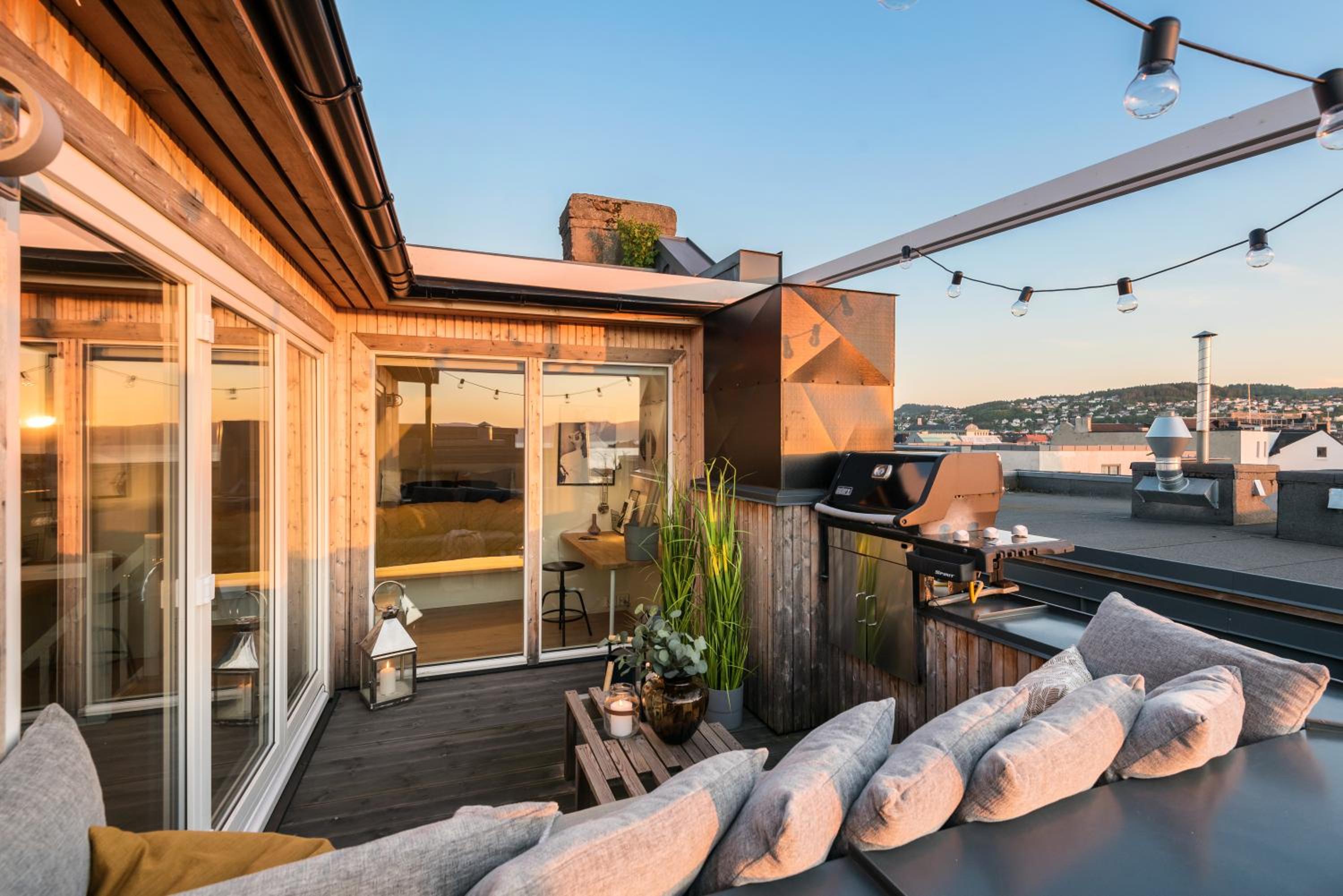 Two bedroom penthouse with large living room and rooftop in the city centre of Trondheim