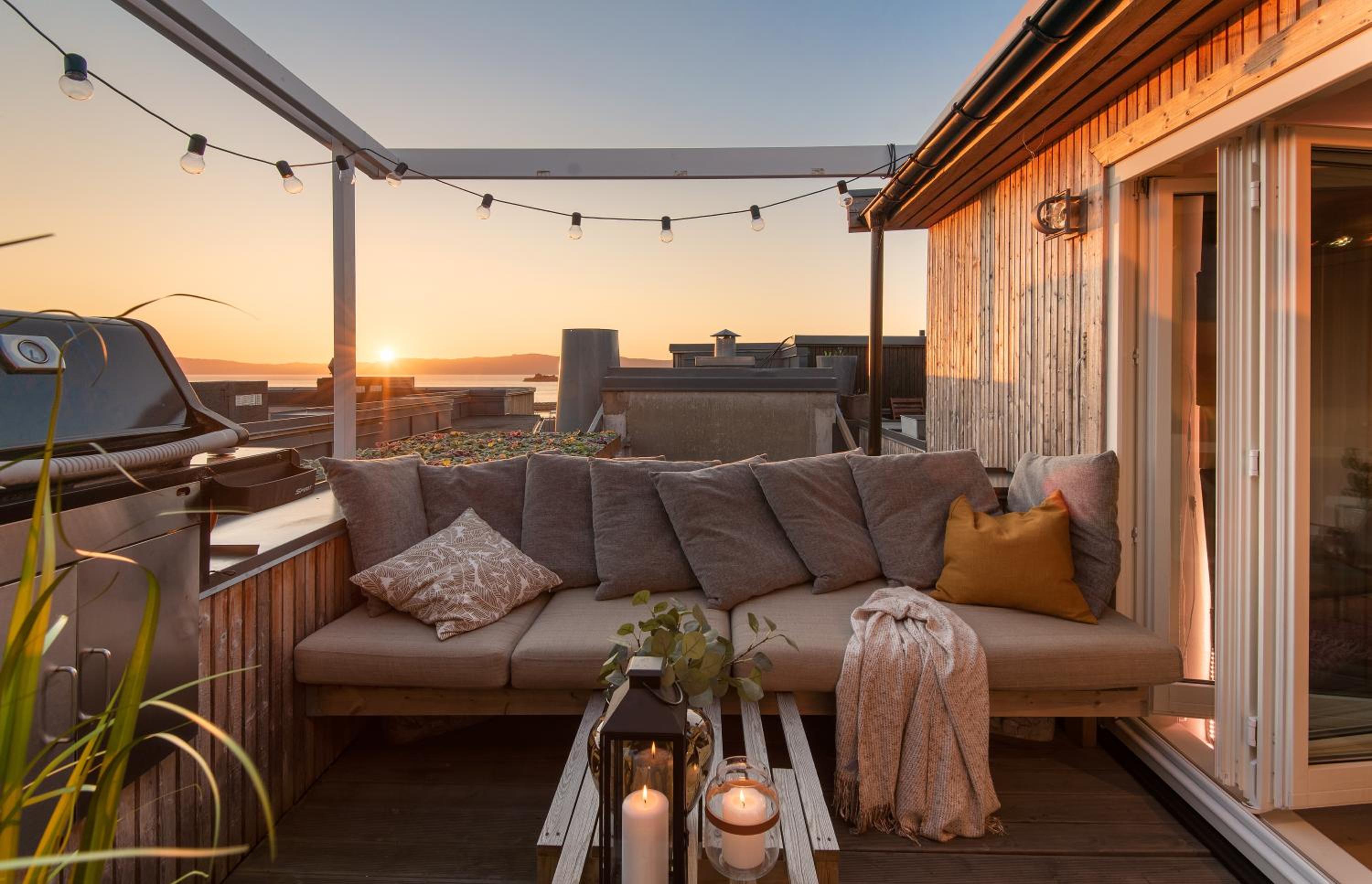 Two bedroom penthouse with large living room and rooftop in the city centre of Trondheim