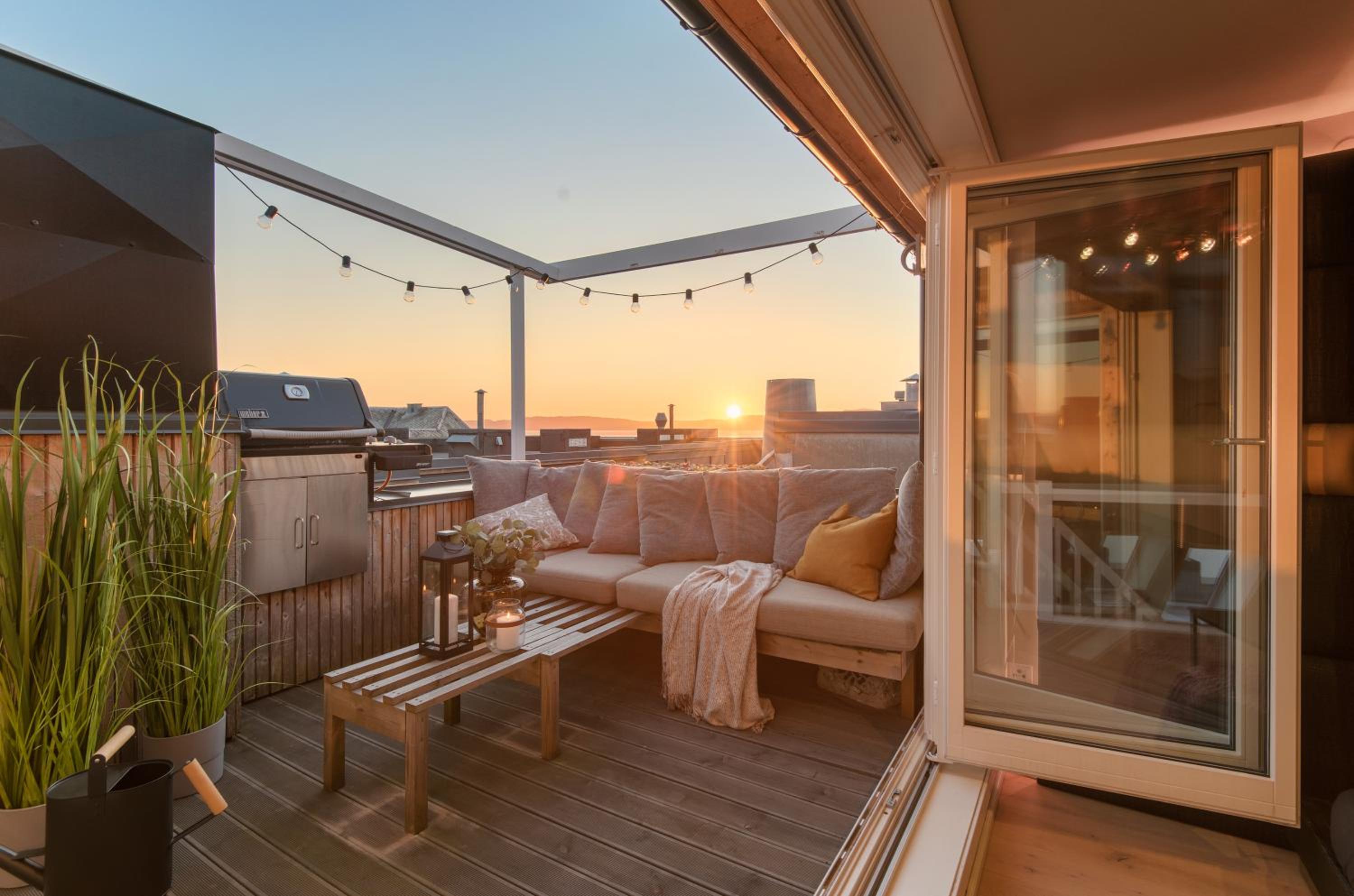 Two bedroom penthouse with large living room and rooftop in the city centre of Trondheim