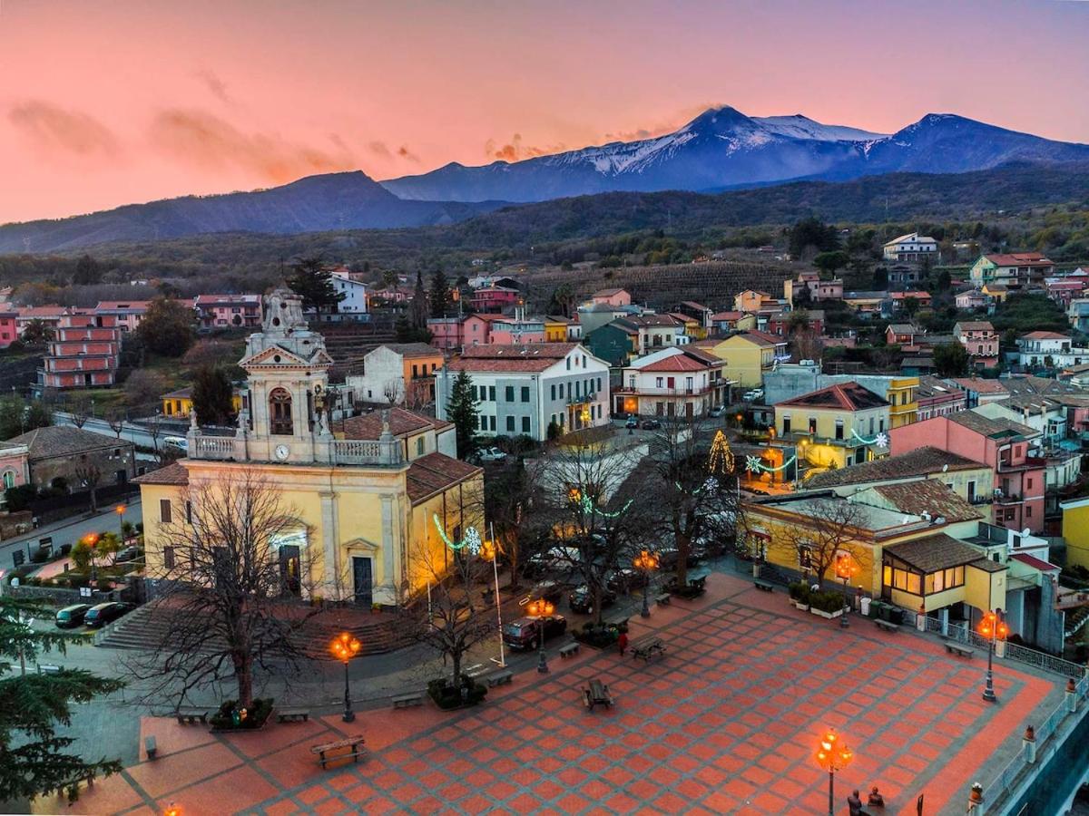Le corti dell'Etna