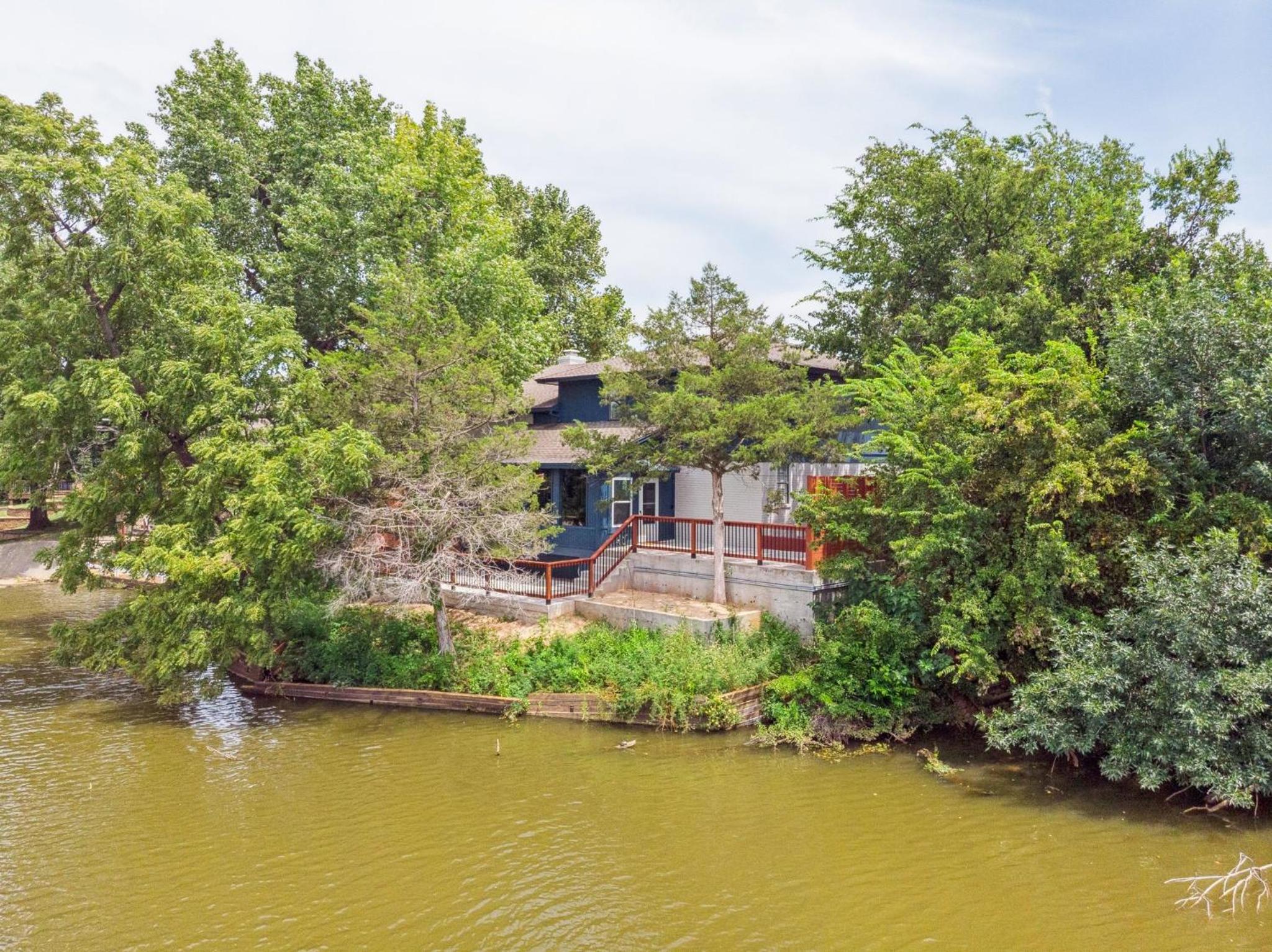 5BR Home Hot Tub, Patio, and Grill #LW